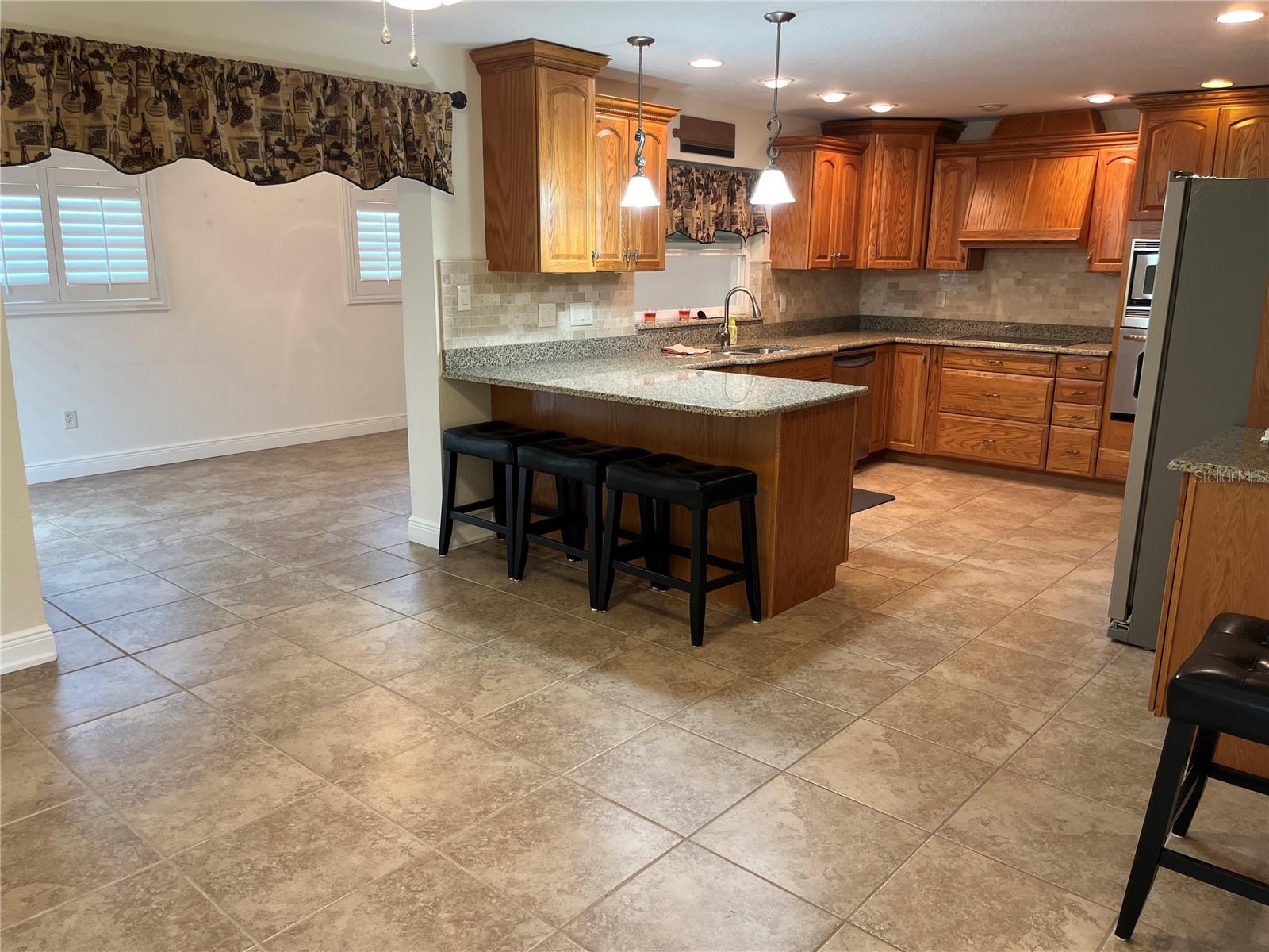 Image 3 of 19 For 740 Cortez Avenue