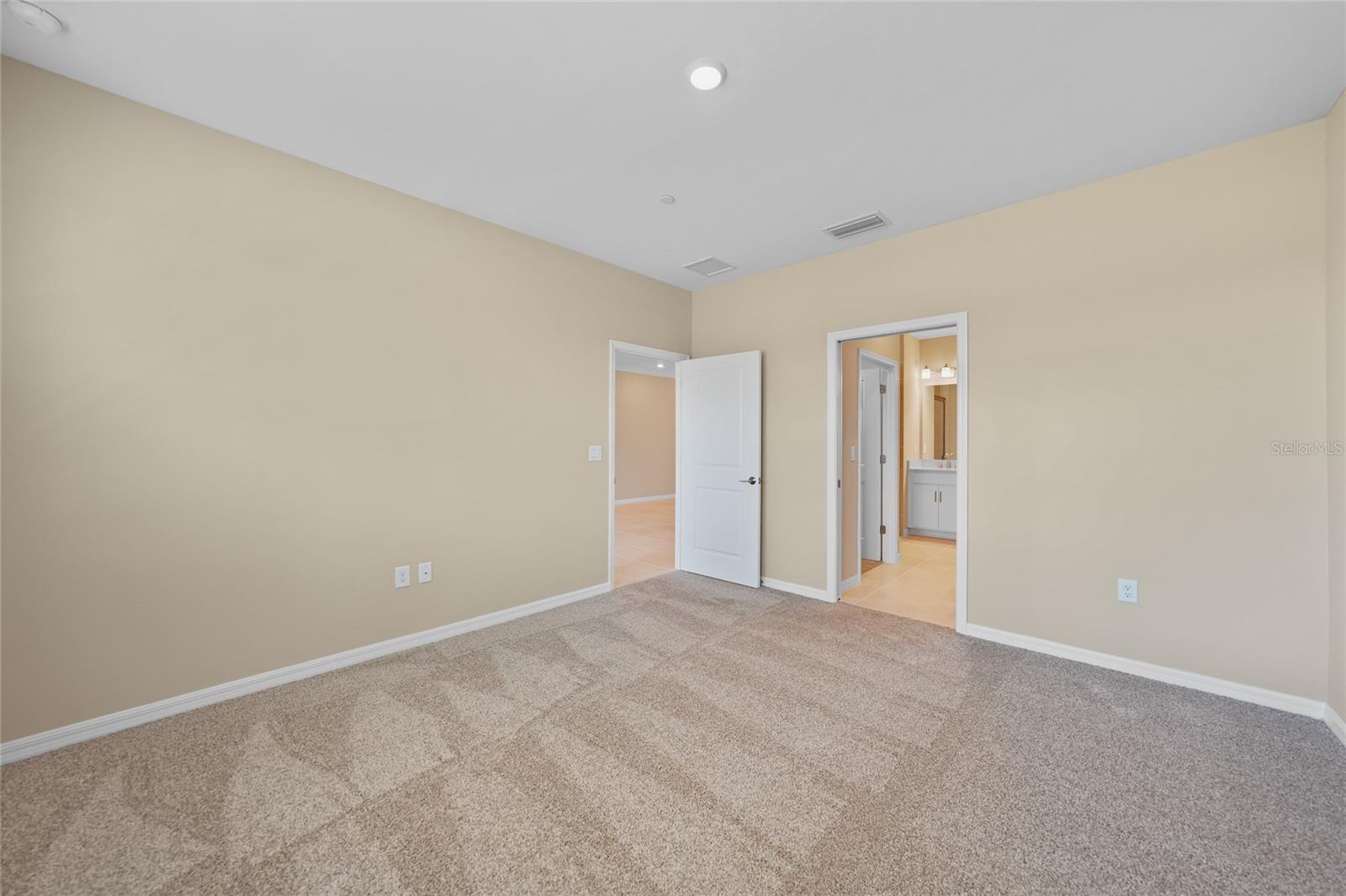Image 11 of 34 For 23445 Collina Way 103