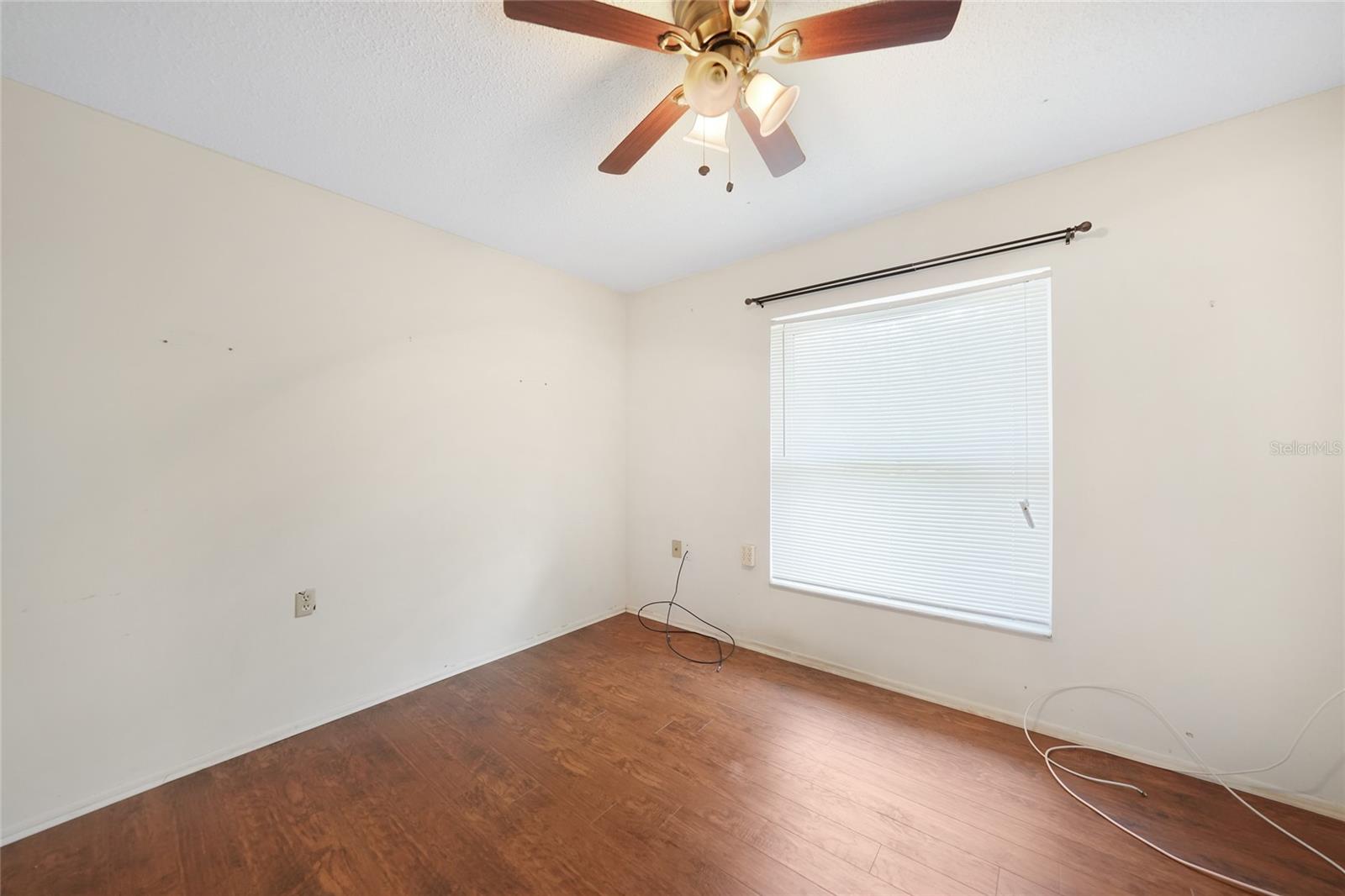 Image 20 of 57 For 5018 Oak Hill Avenue