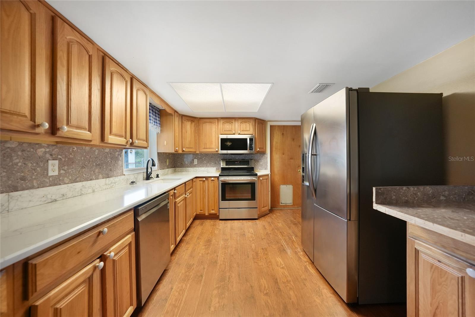 Image 9 of 57 For 5018 Oak Hill Avenue