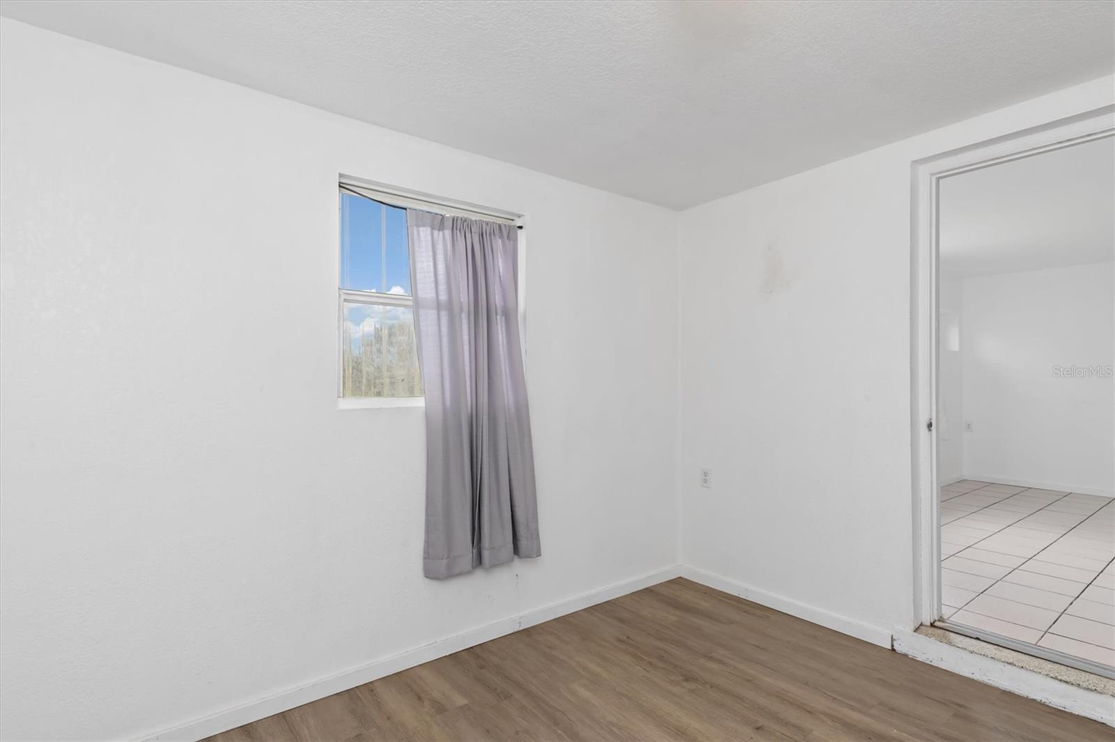 Image 15 of 32 For 90 Cowles Street