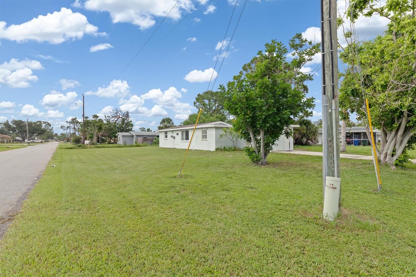 Image 2 of 32 For 90 Cowles Street