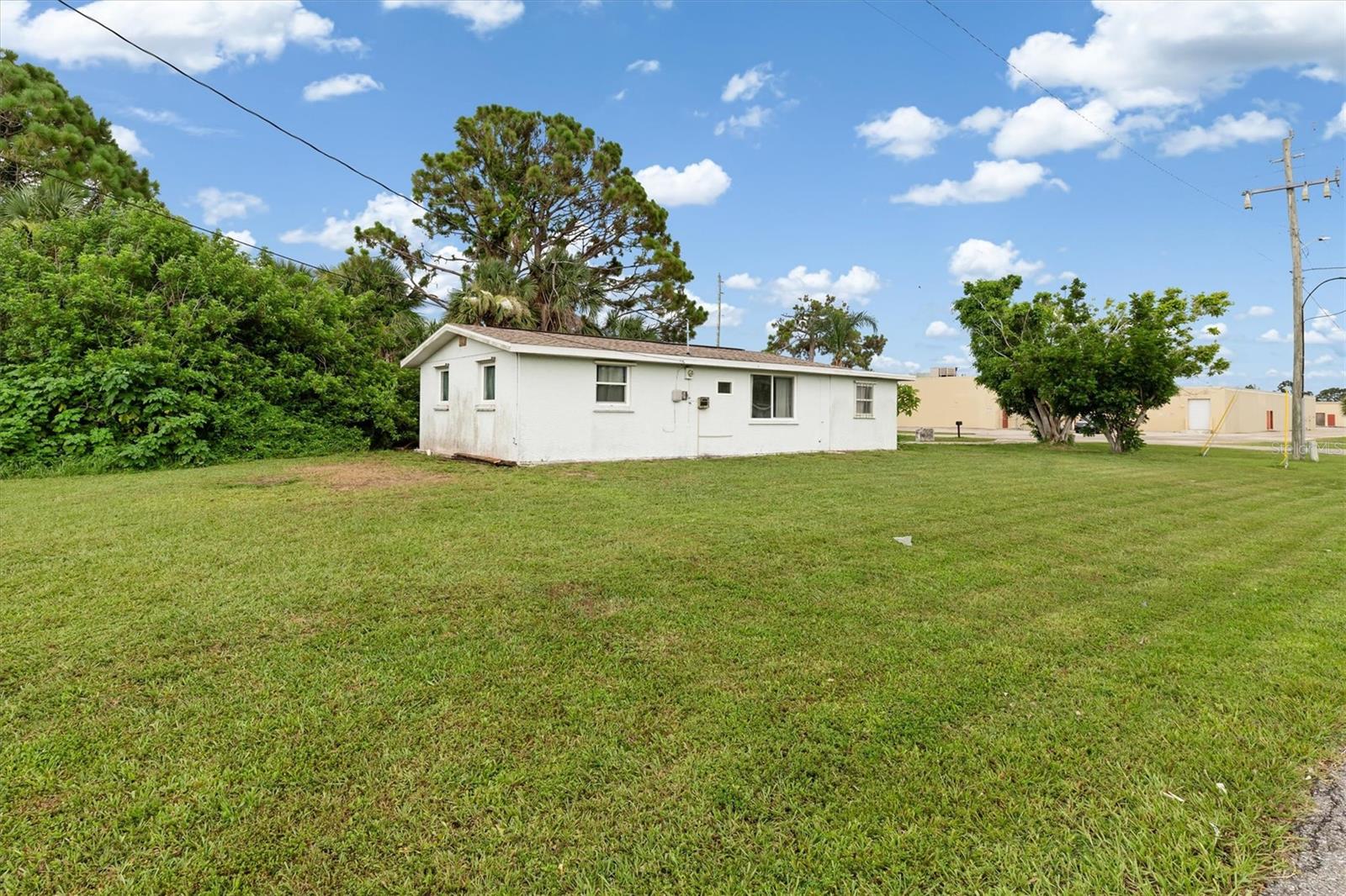 Image 3 of 32 For 90 Cowles Street