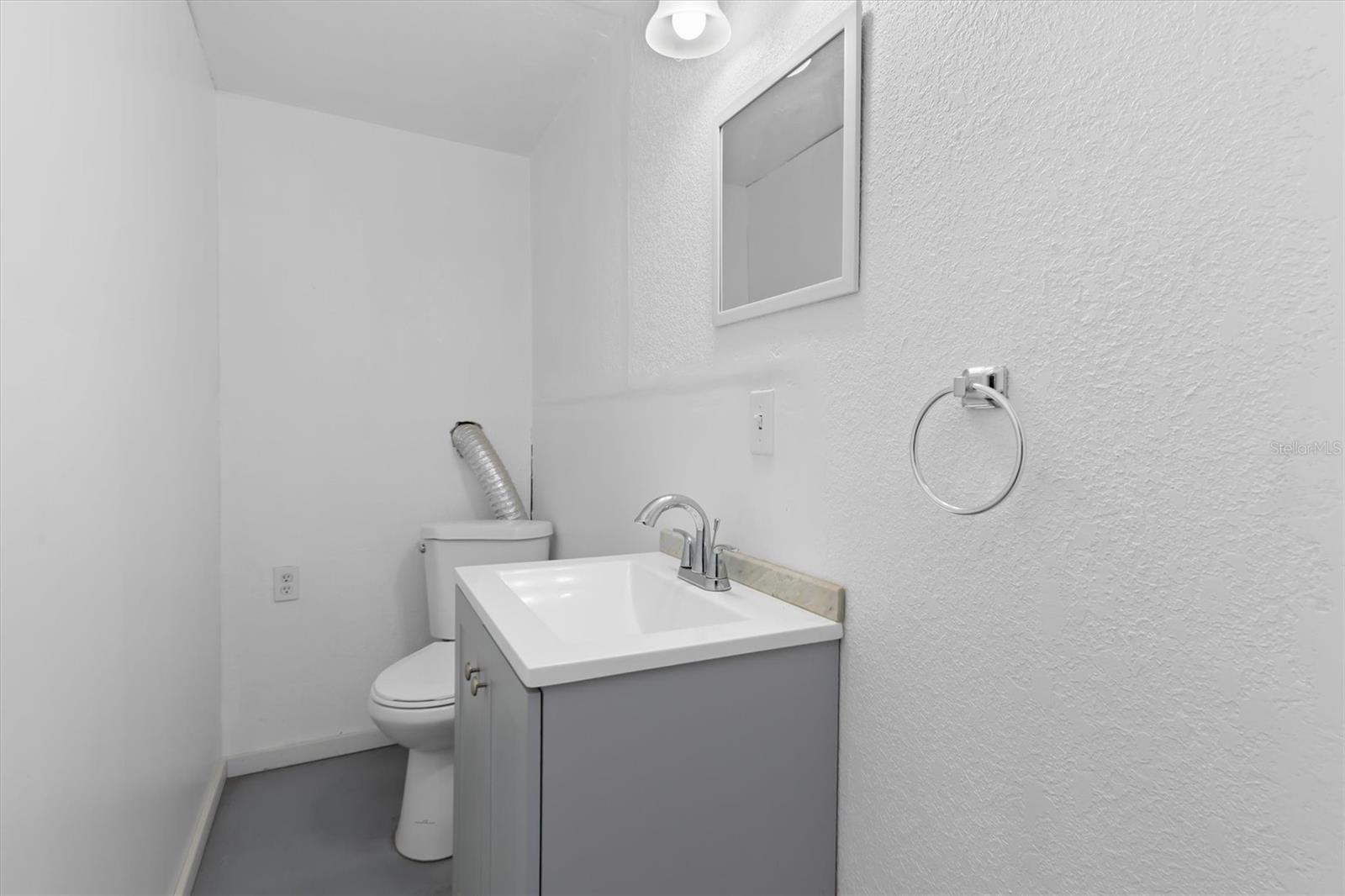 Image 7 of 32 For 90 Cowles Street
