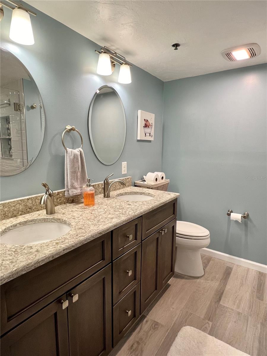 Image 16 of 33 For 23465 Harborview Road 731