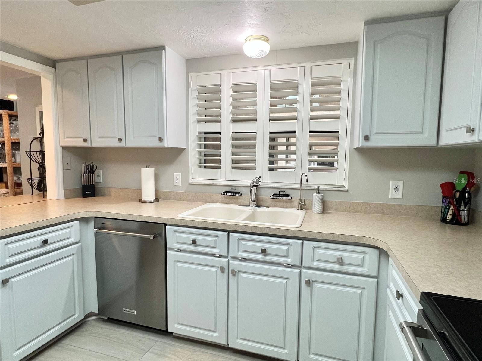 Image 7 of 33 For 23465 Harborview Road 731