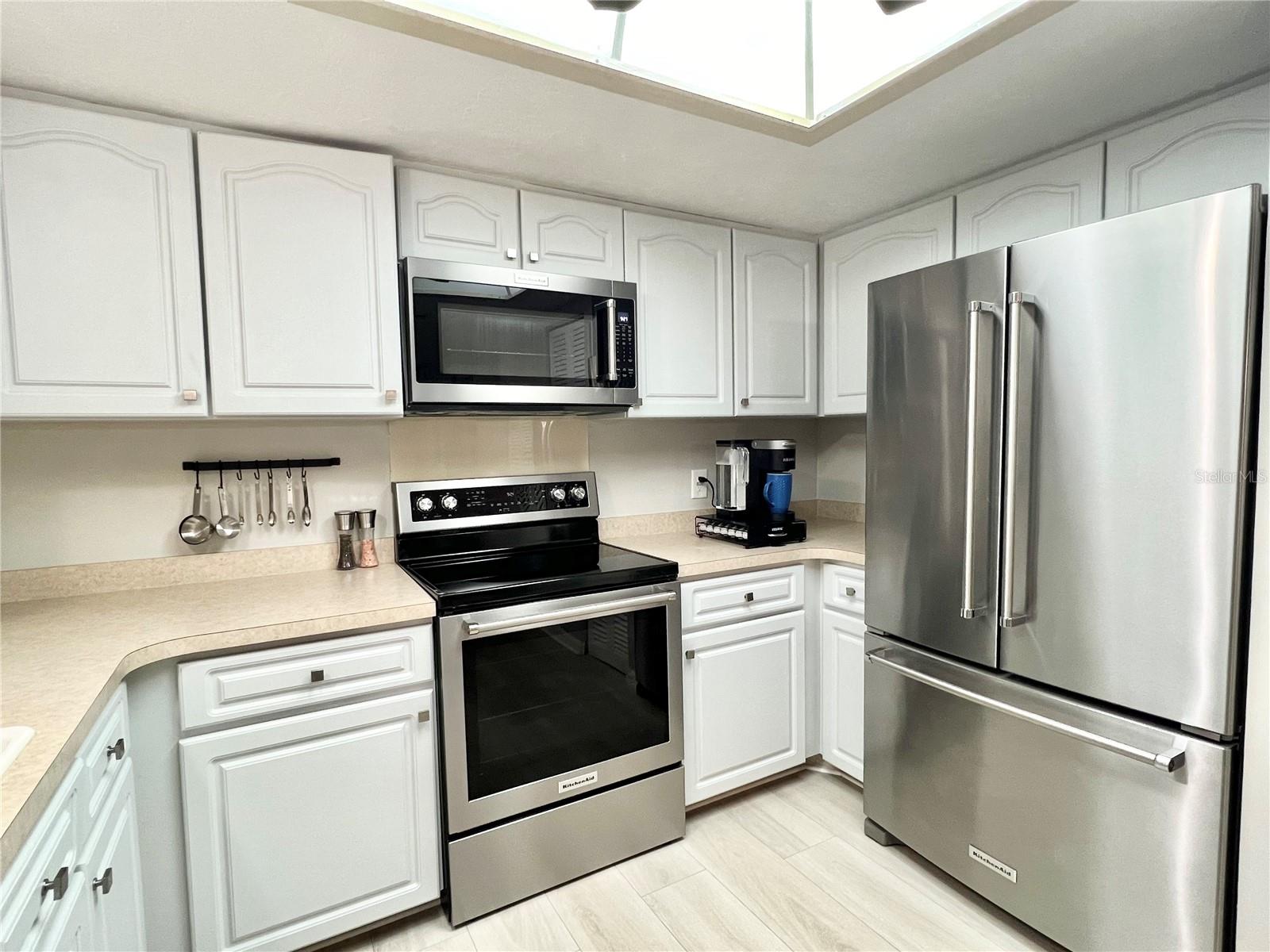 Image 8 of 33 For 23465 Harborview Road 731