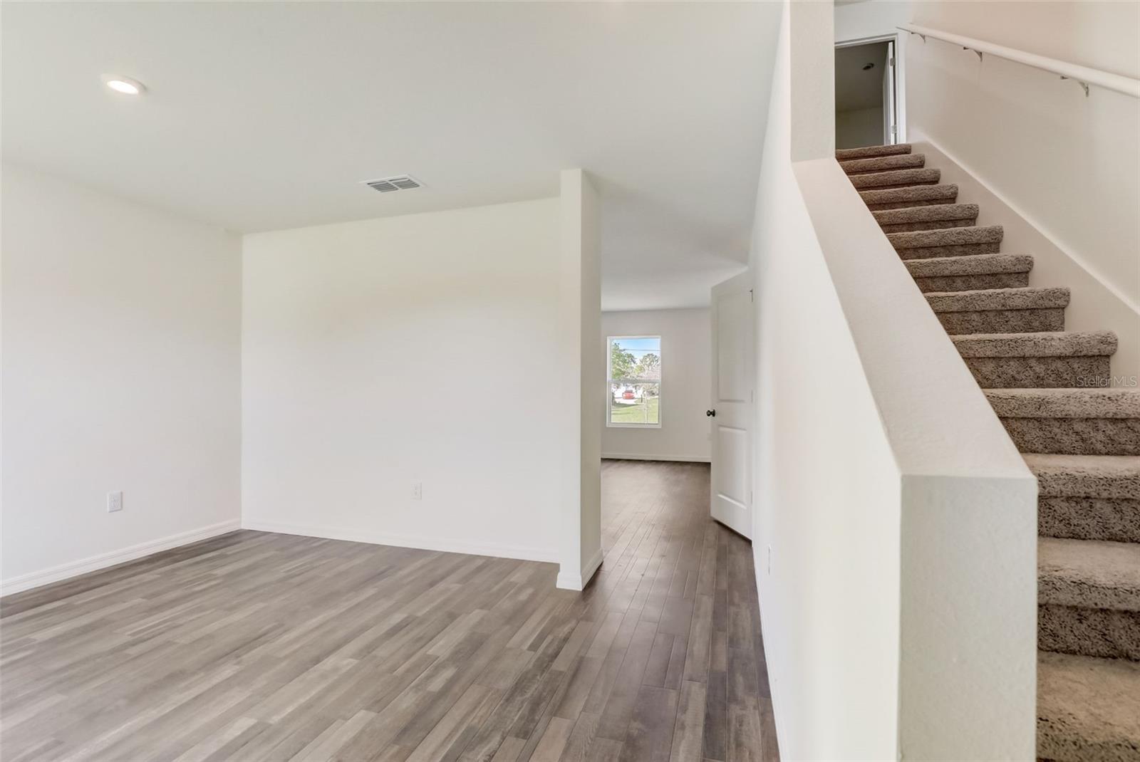 Image 11 of 49 For 18719 Kerrville Circle