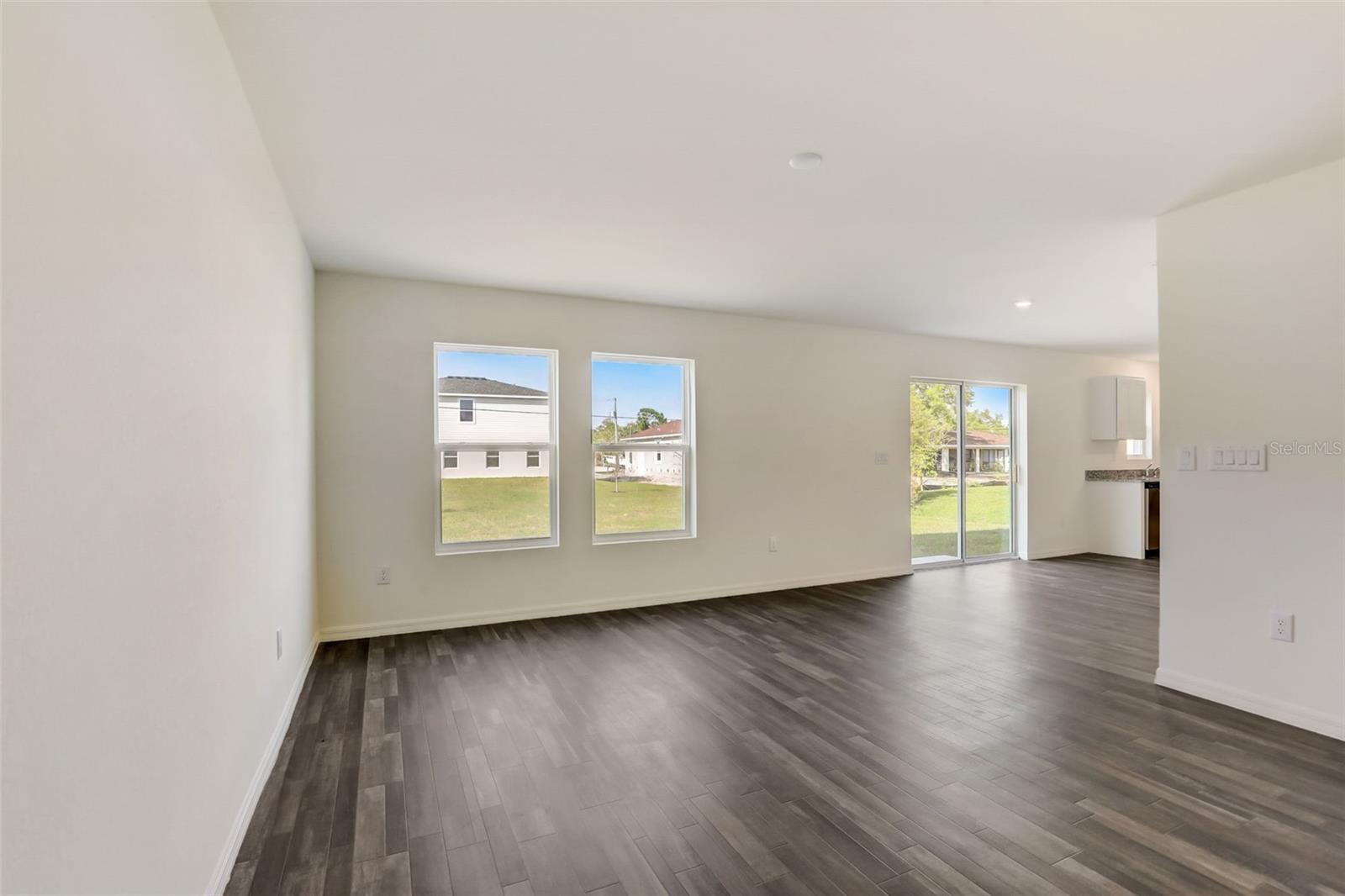 Image 13 of 49 For 18719 Kerrville Circle