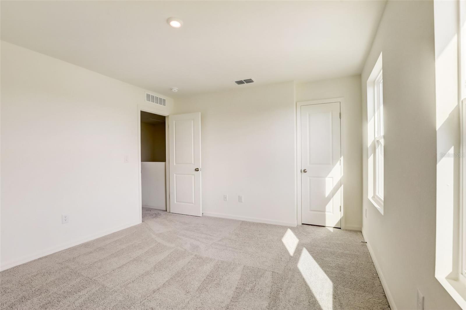 Image 31 of 49 For 18719 Kerrville Circle