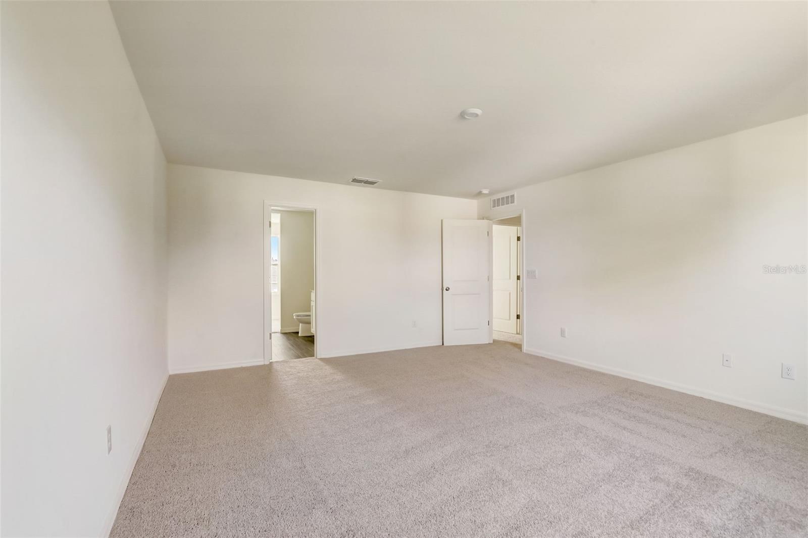 Image 38 of 49 For 18719 Kerrville Circle