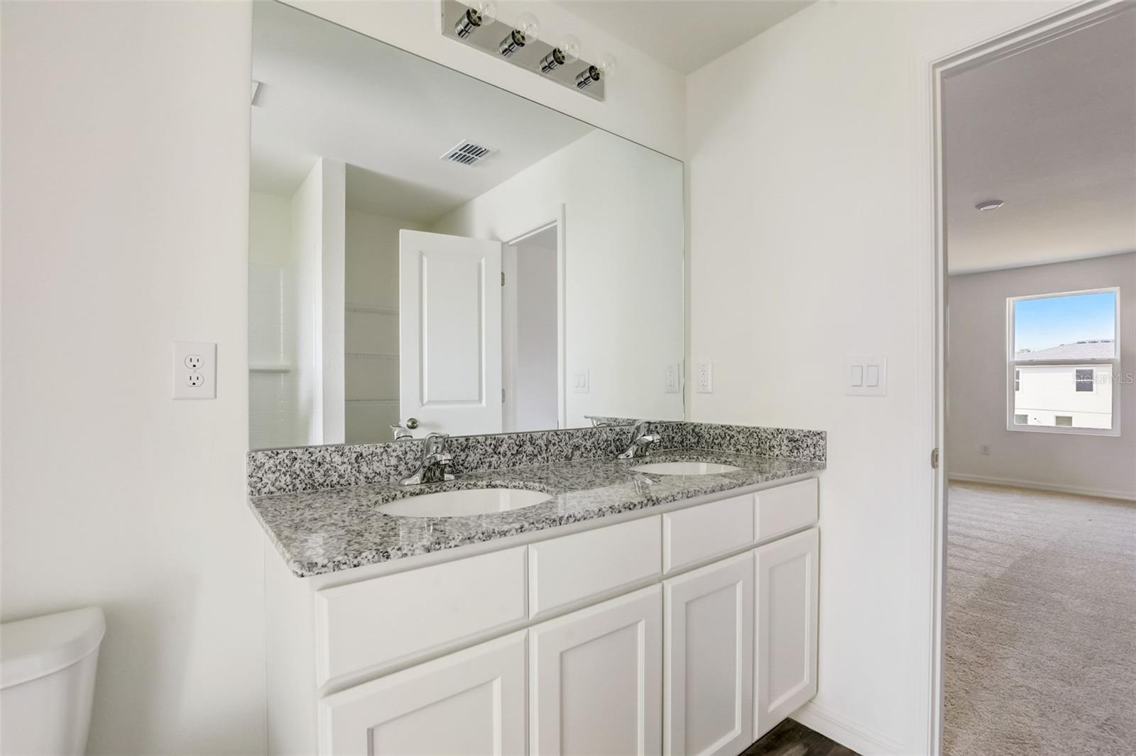 Image 42 of 49 For 18719 Kerrville Circle