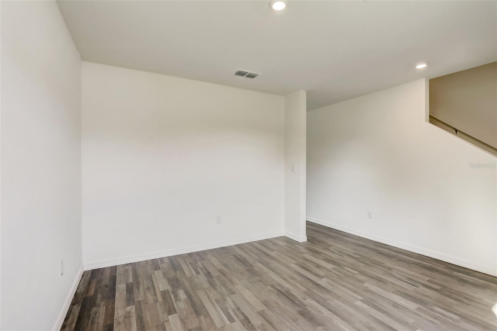 Image 7 of 49 For 18719 Kerrville Circle
