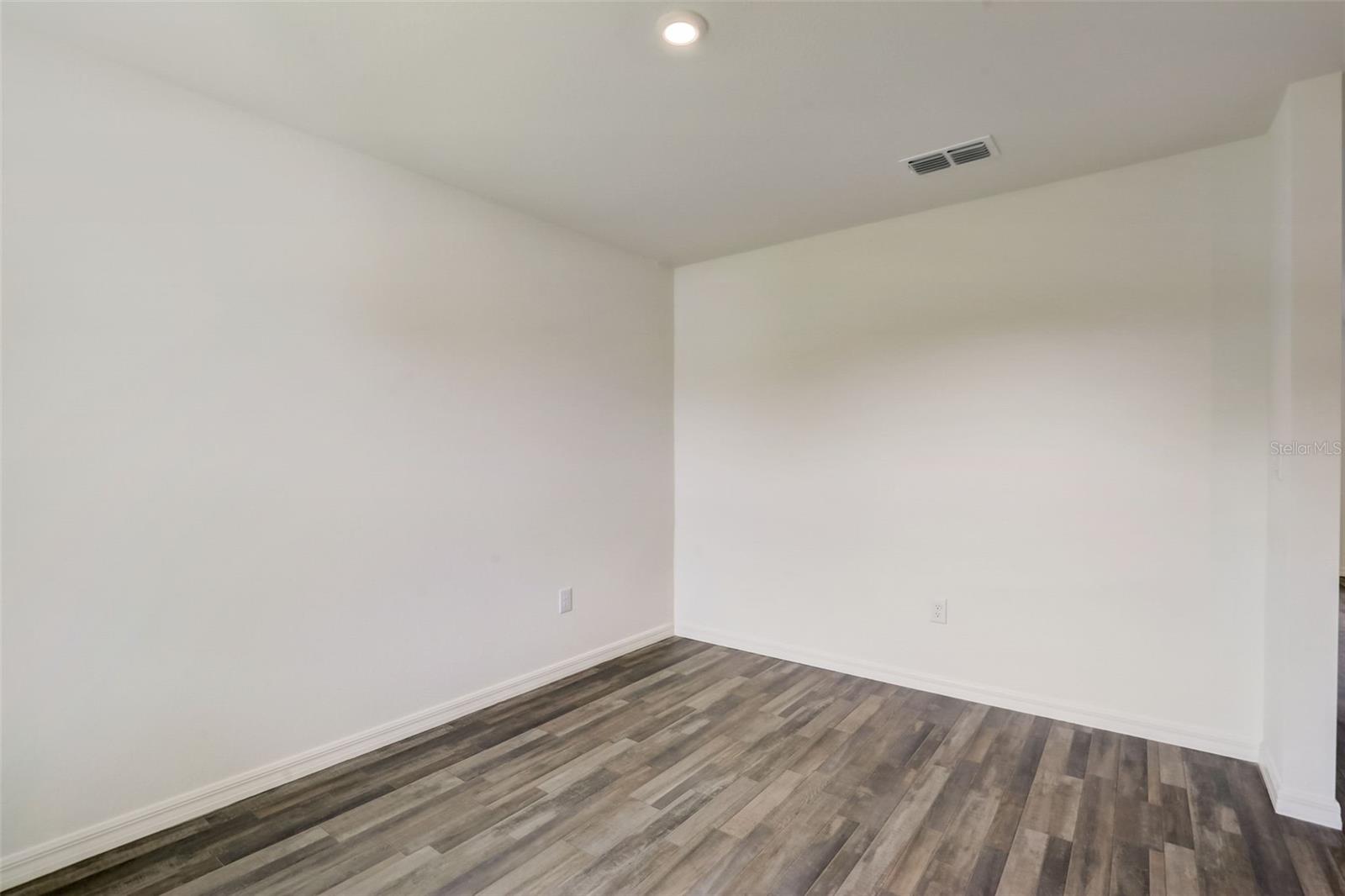 Image 8 of 49 For 18719 Kerrville Circle