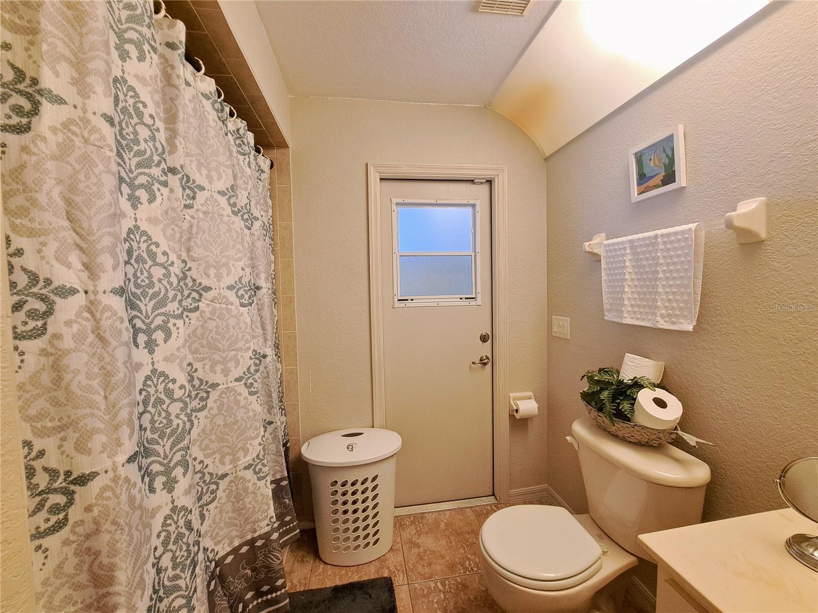 Image 18 of 30 For 23180 Avacado Avenue