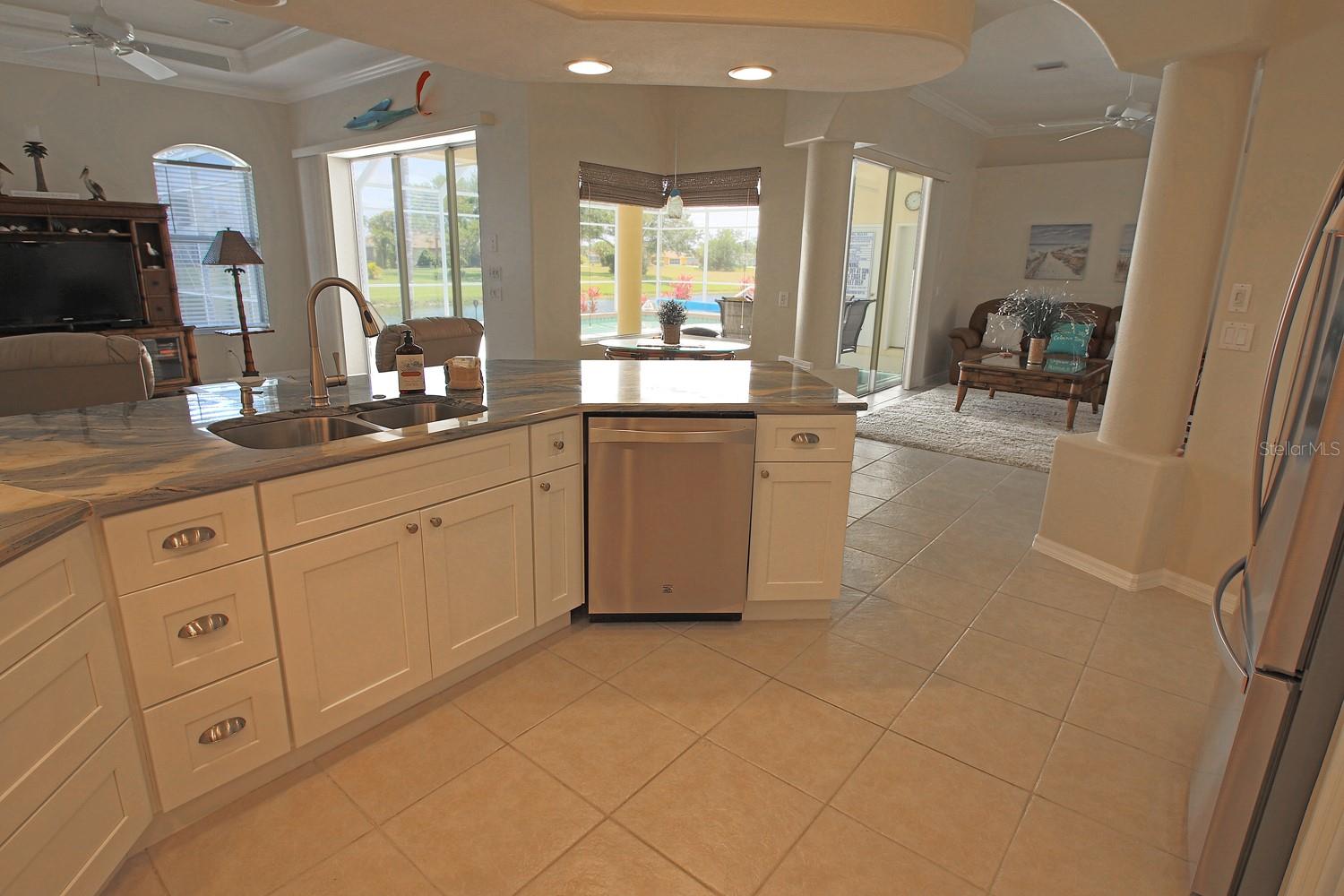 Image 16 of 53 For 811 Rotonda Circle