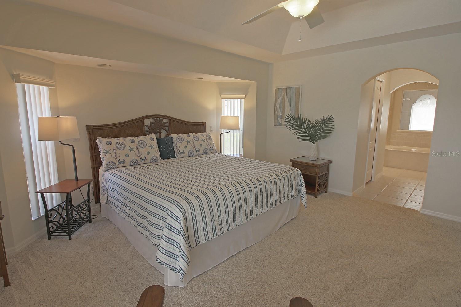 Image 20 of 53 For 811 Rotonda Circle