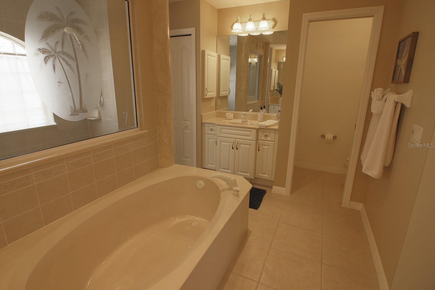 Image 32 of 53 For 811 Rotonda Circle