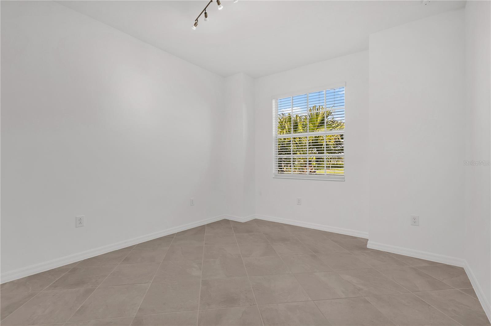 Image 7 of 50 For 15991 Sugar Hill Drive