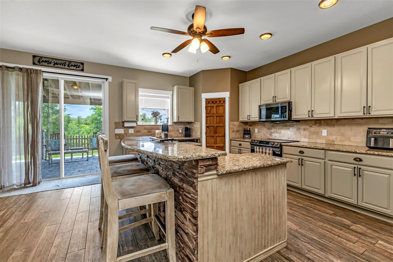 Image 13 of 80 For 2724 Suncoast Lakes Boulevard
