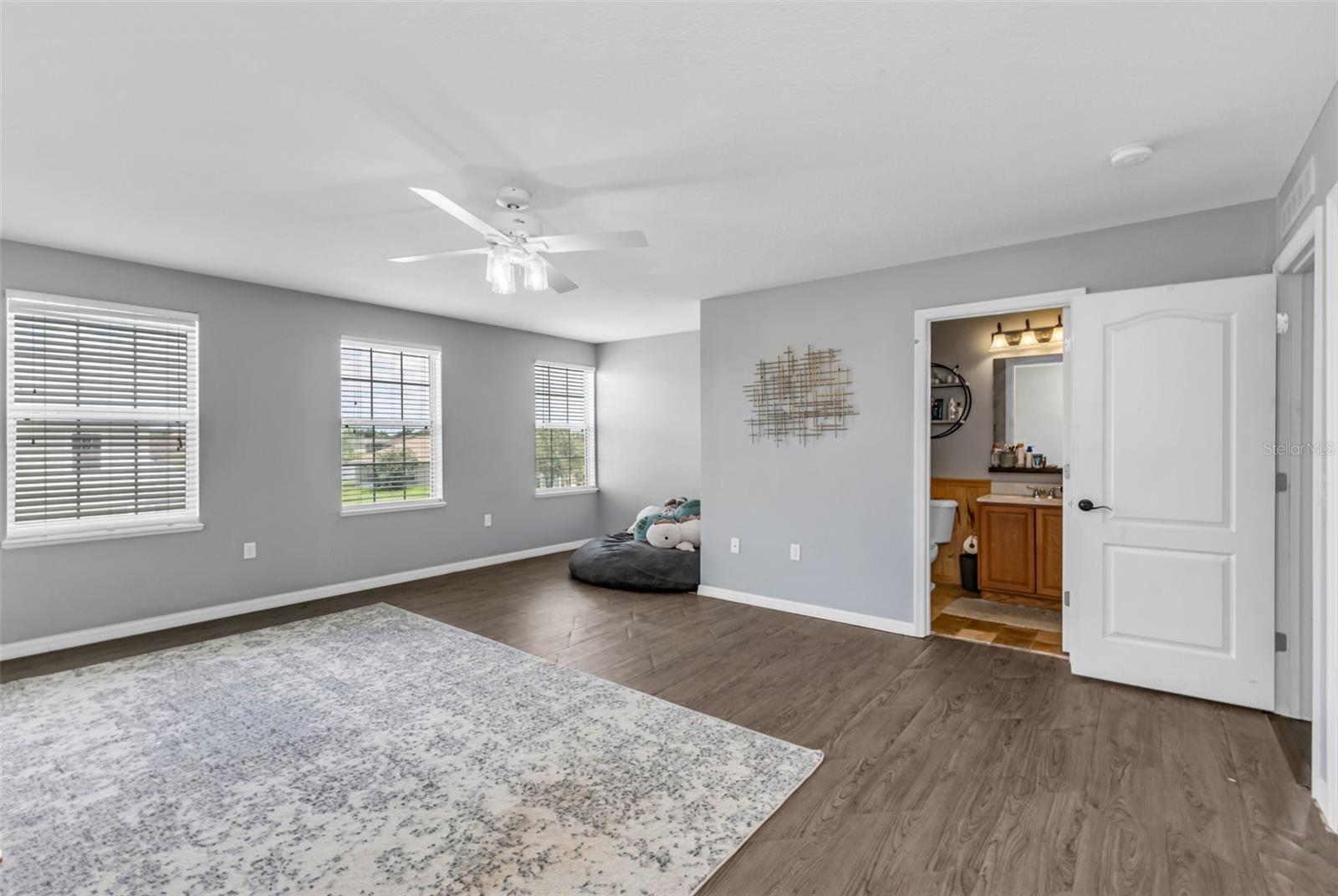 Image 31 of 80 For 2724 Suncoast Lakes Boulevard