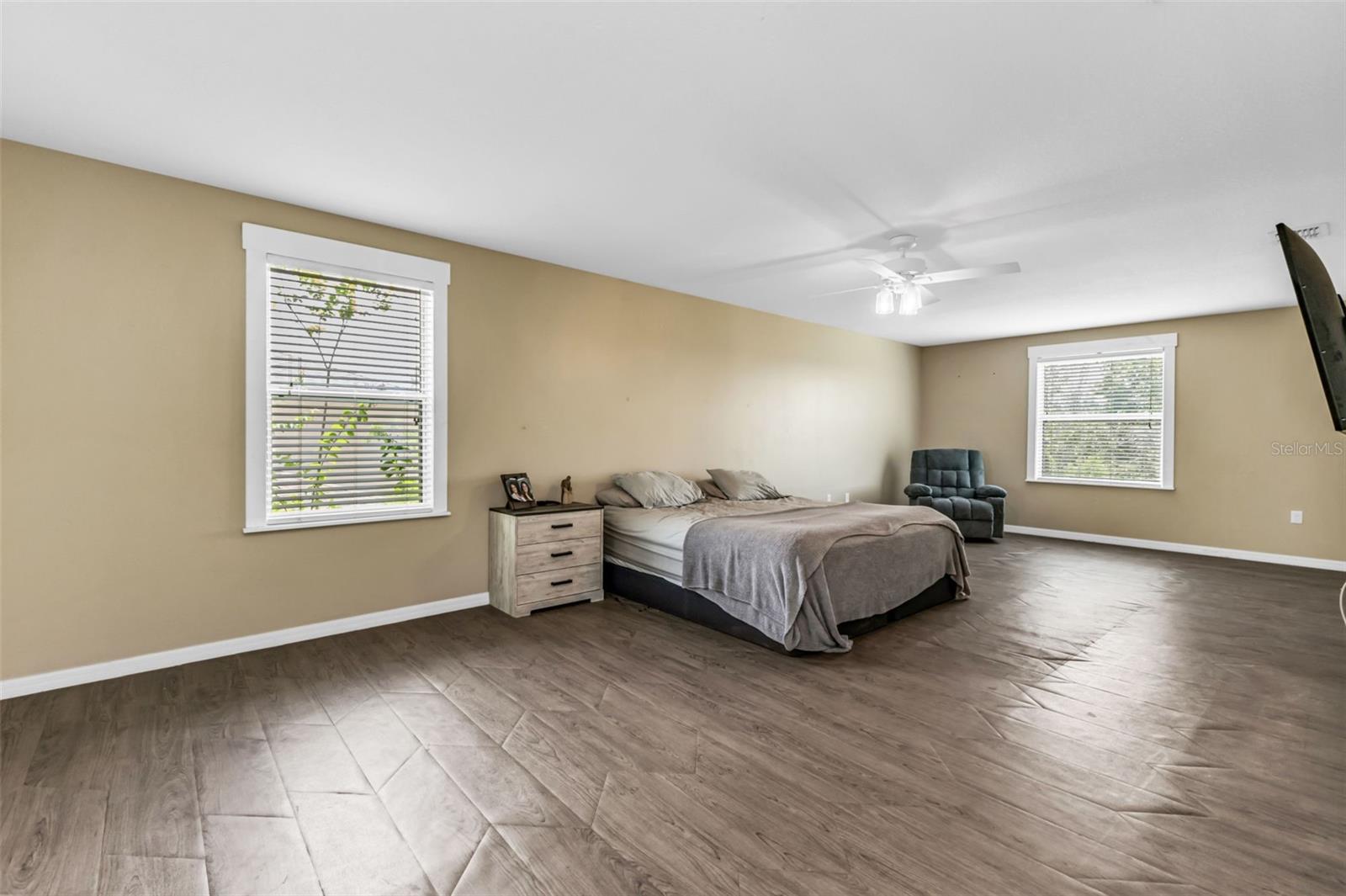 Image 33 of 80 For 2724 Suncoast Lakes Boulevard