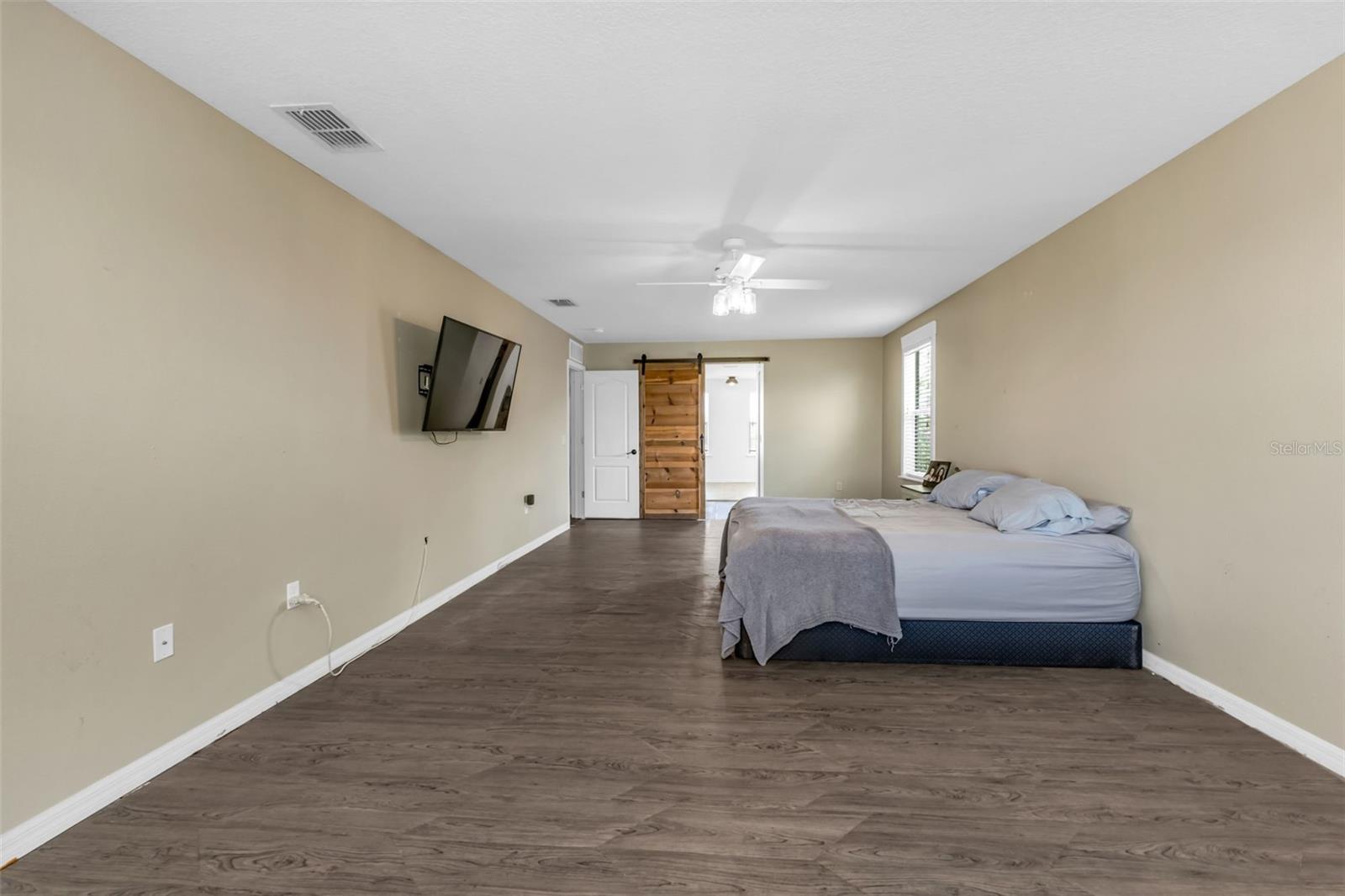 Image 34 of 80 For 2724 Suncoast Lakes Boulevard