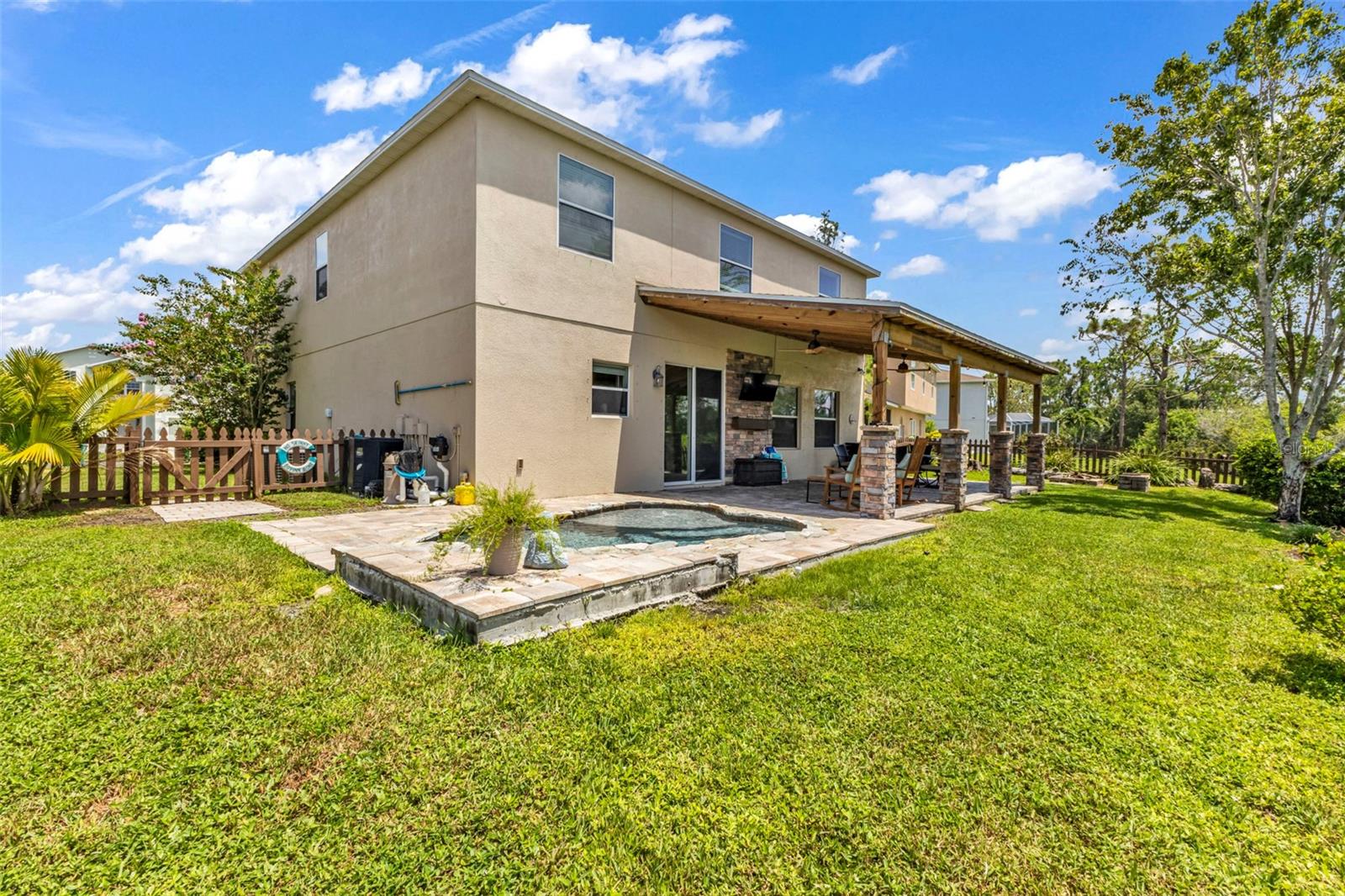 Image 55 of 80 For 2724 Suncoast Lakes Boulevard