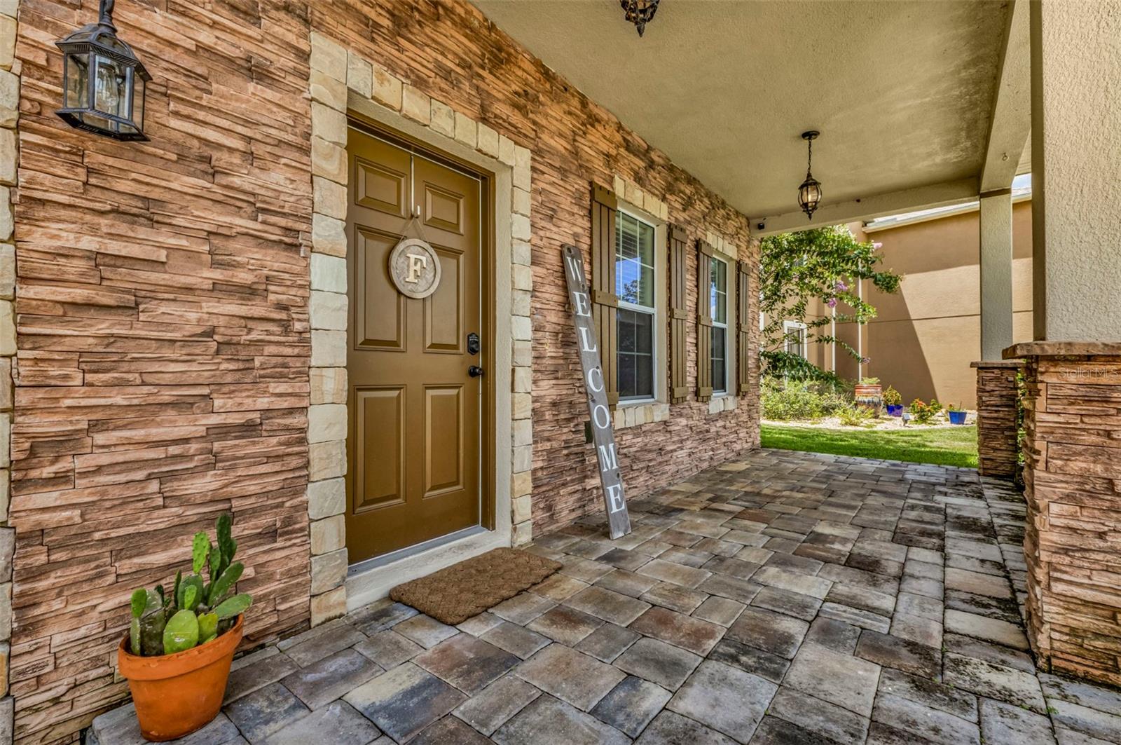 Image 6 of 80 For 2724 Suncoast Lakes Boulevard