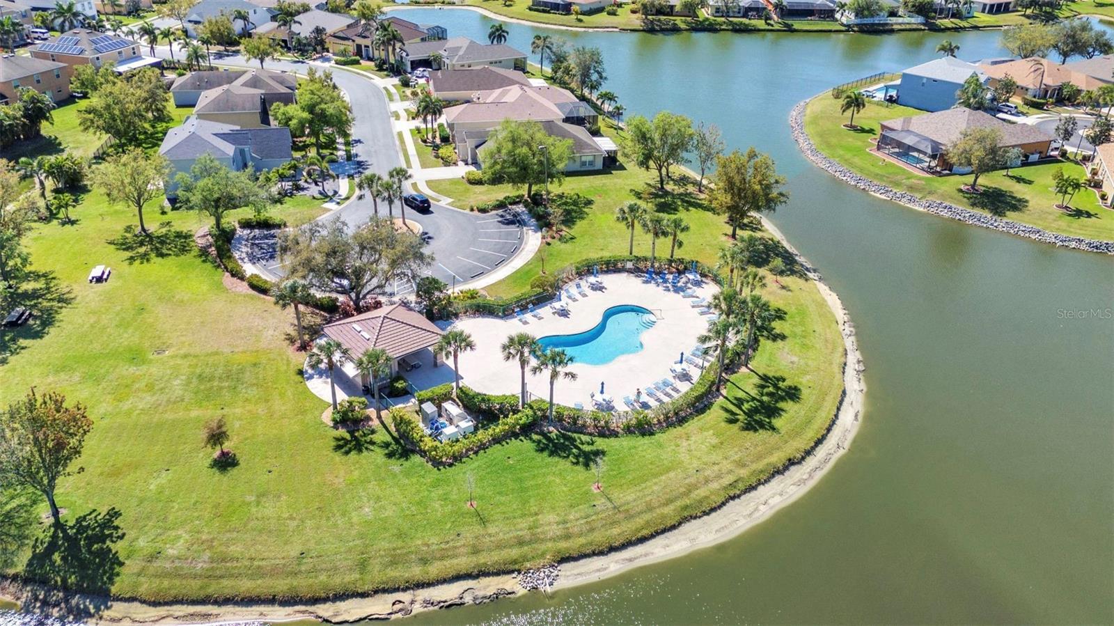 Image 61 of 80 For 2724 Suncoast Lakes Boulevard