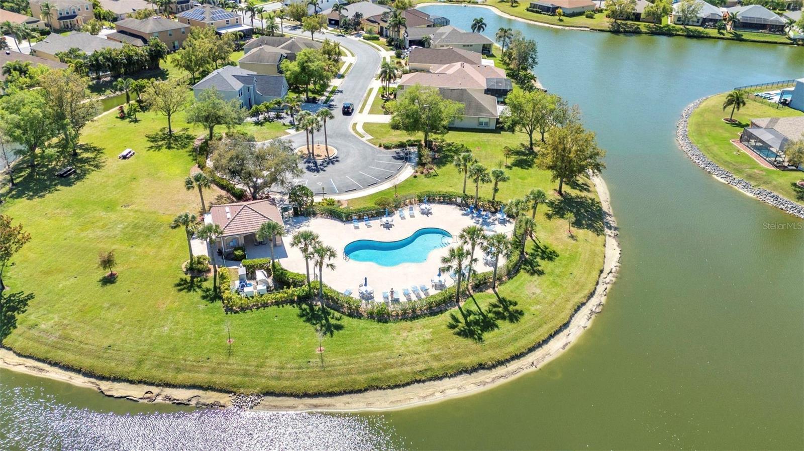 Image 62 of 80 For 2724 Suncoast Lakes Boulevard