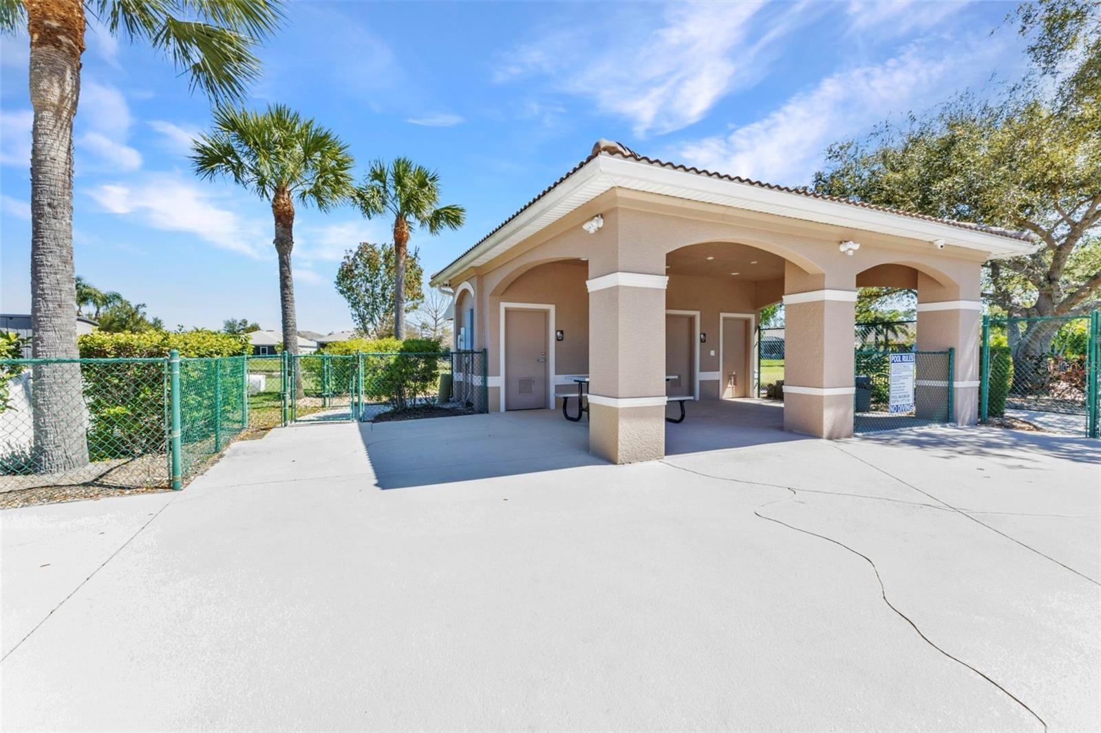 Image 69 of 80 For 2724 Suncoast Lakes Boulevard