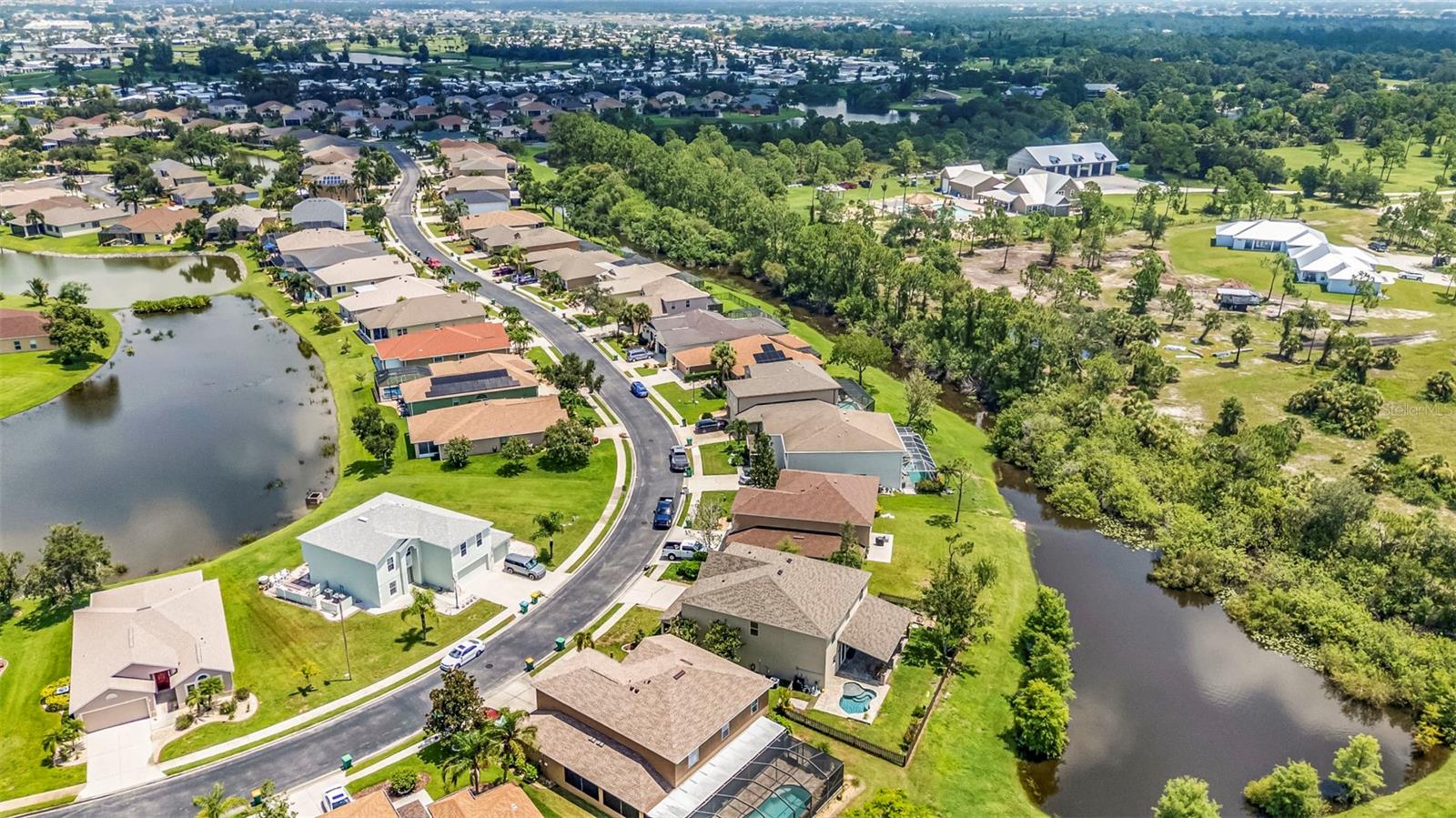 Image 73 of 80 For 2724 Suncoast Lakes Boulevard
