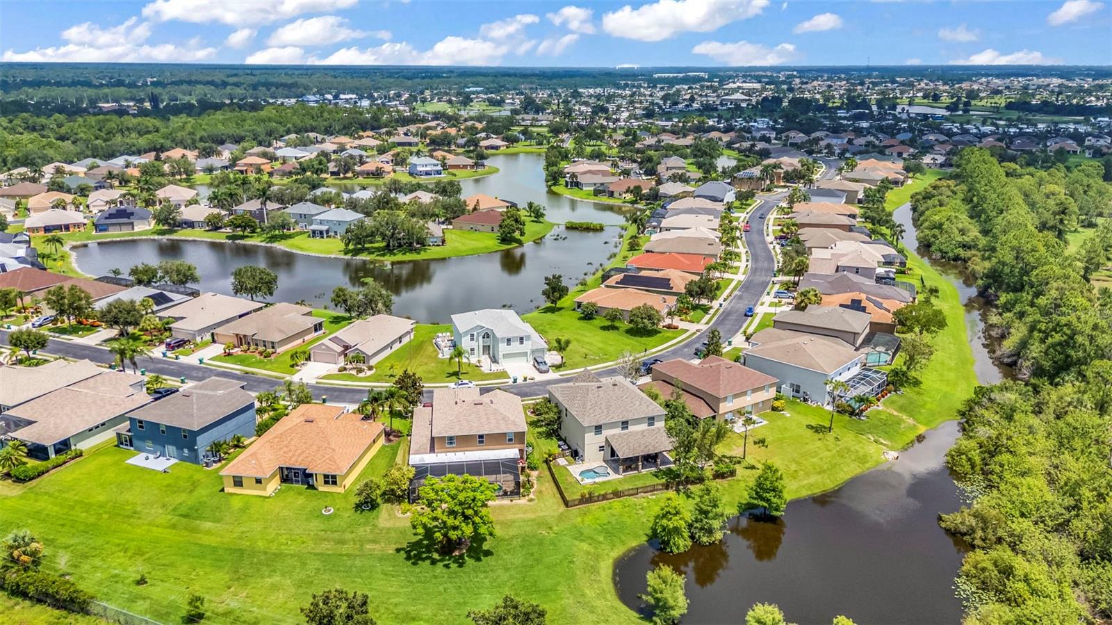 Image 76 of 80 For 2724 Suncoast Lakes Boulevard