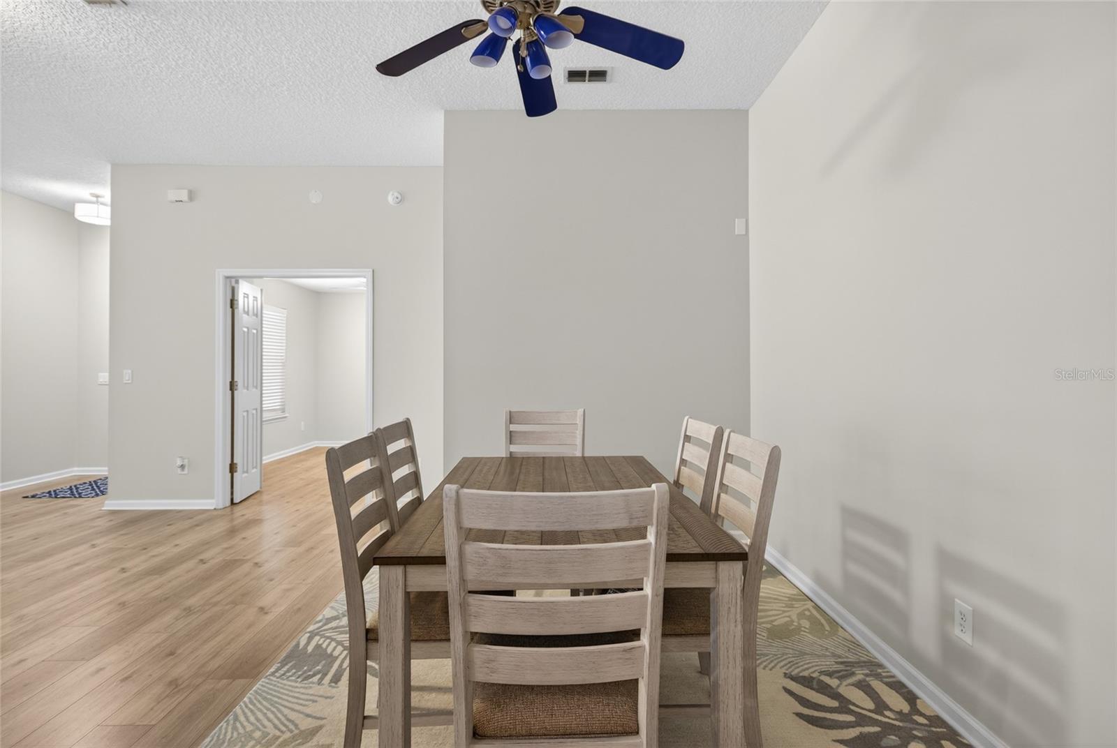 Image 12 of 30 For 984 Buttercup Drive