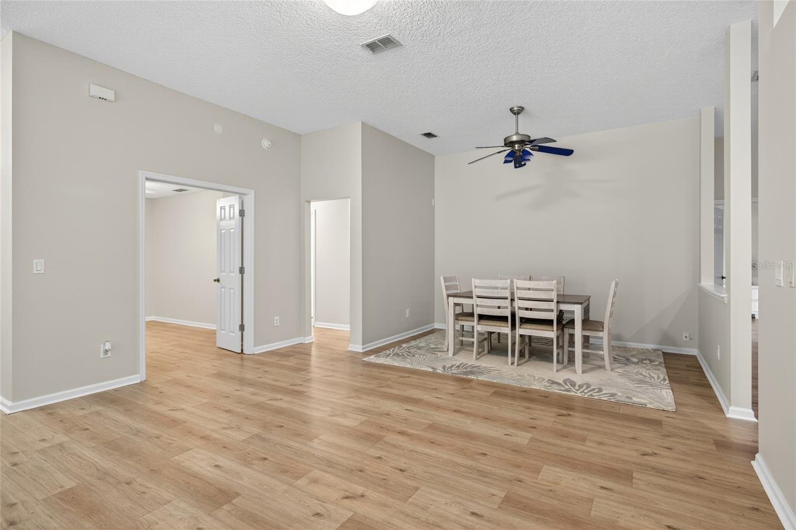 Image 18 of 30 For 984 Buttercup Drive
