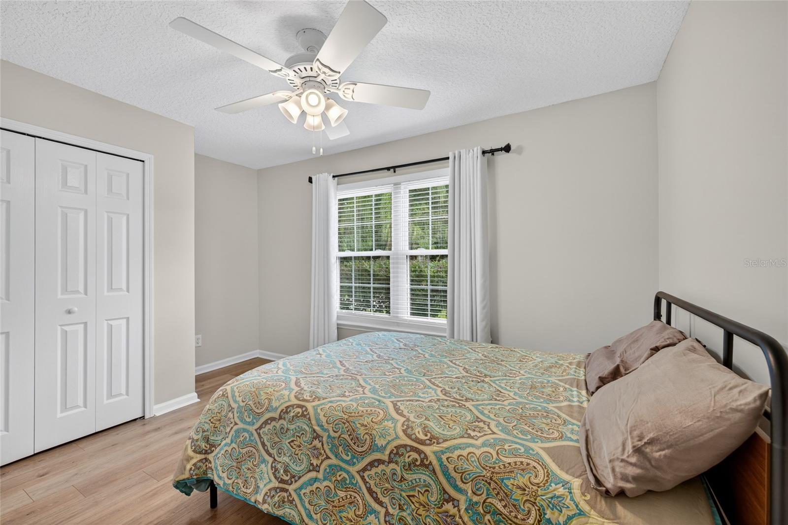Image 19 of 30 For 984 Buttercup Drive