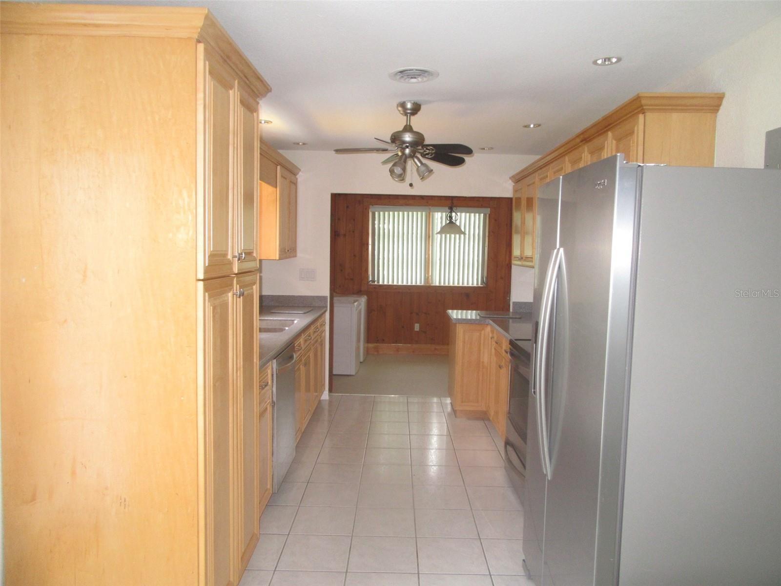 Image 10 of 34 For 21452 Edgewater Drive