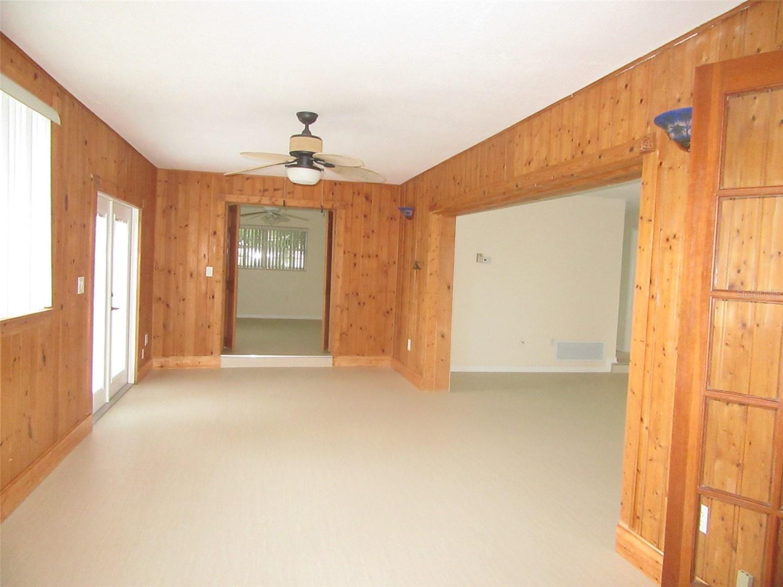 Image 16 of 34 For 21452 Edgewater Drive
