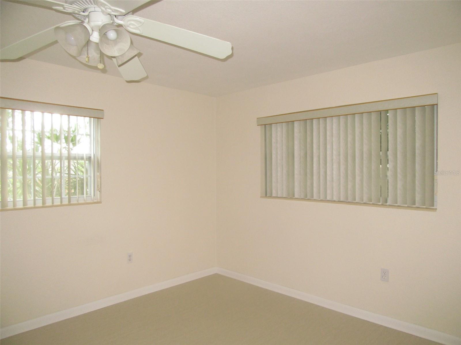 Image 19 of 34 For 21452 Edgewater Drive