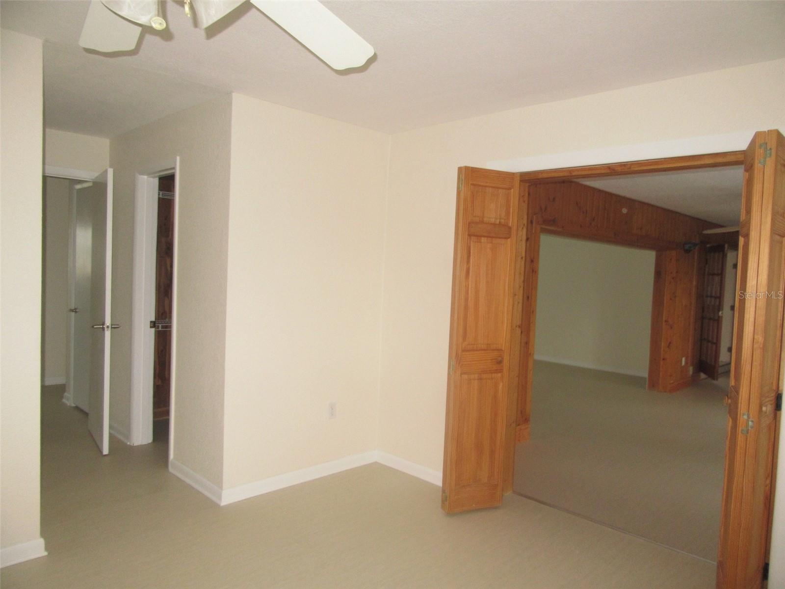 Image 20 of 34 For 21452 Edgewater Drive