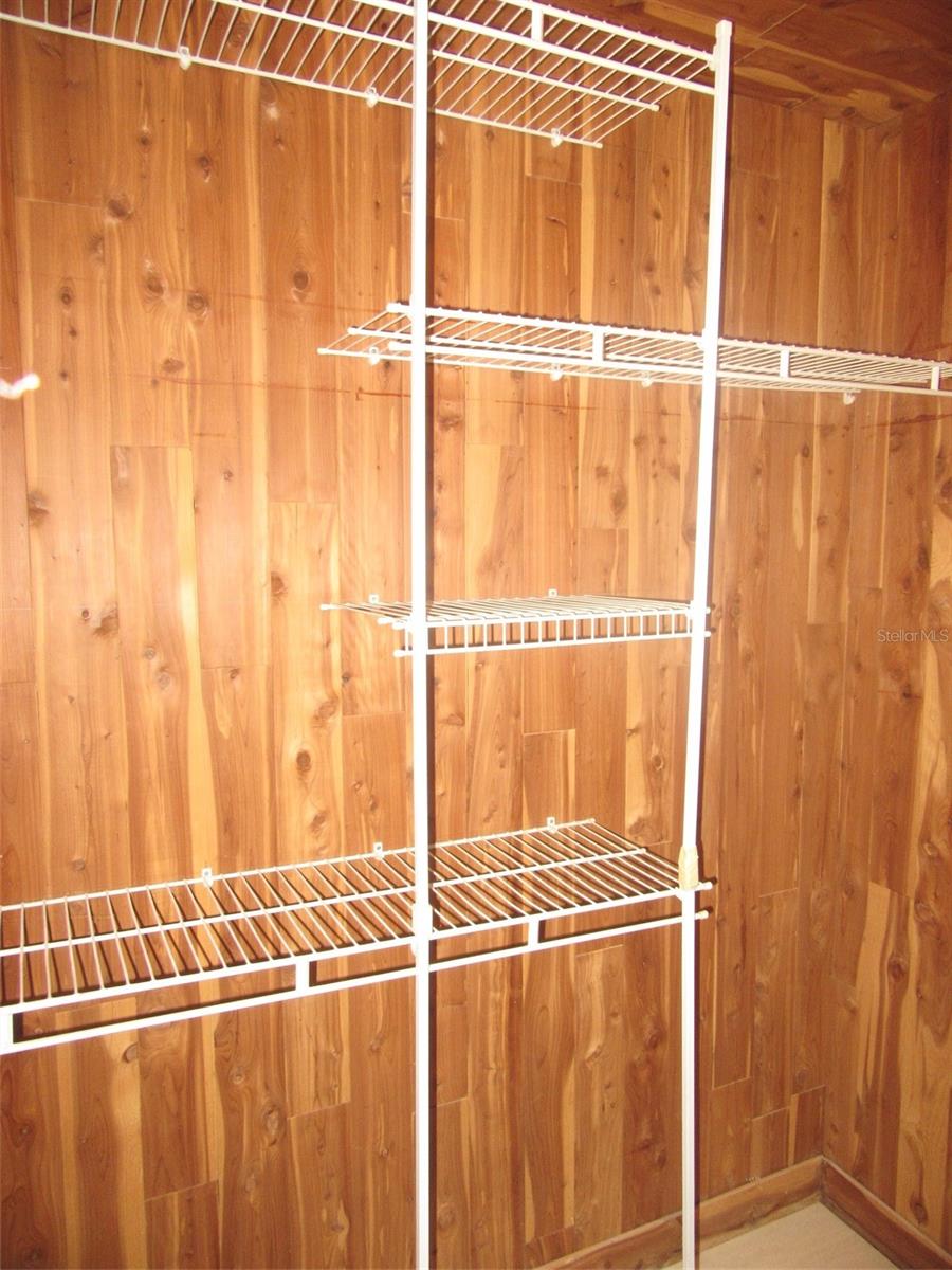 Image 25 of 34 For 21452 Edgewater Drive