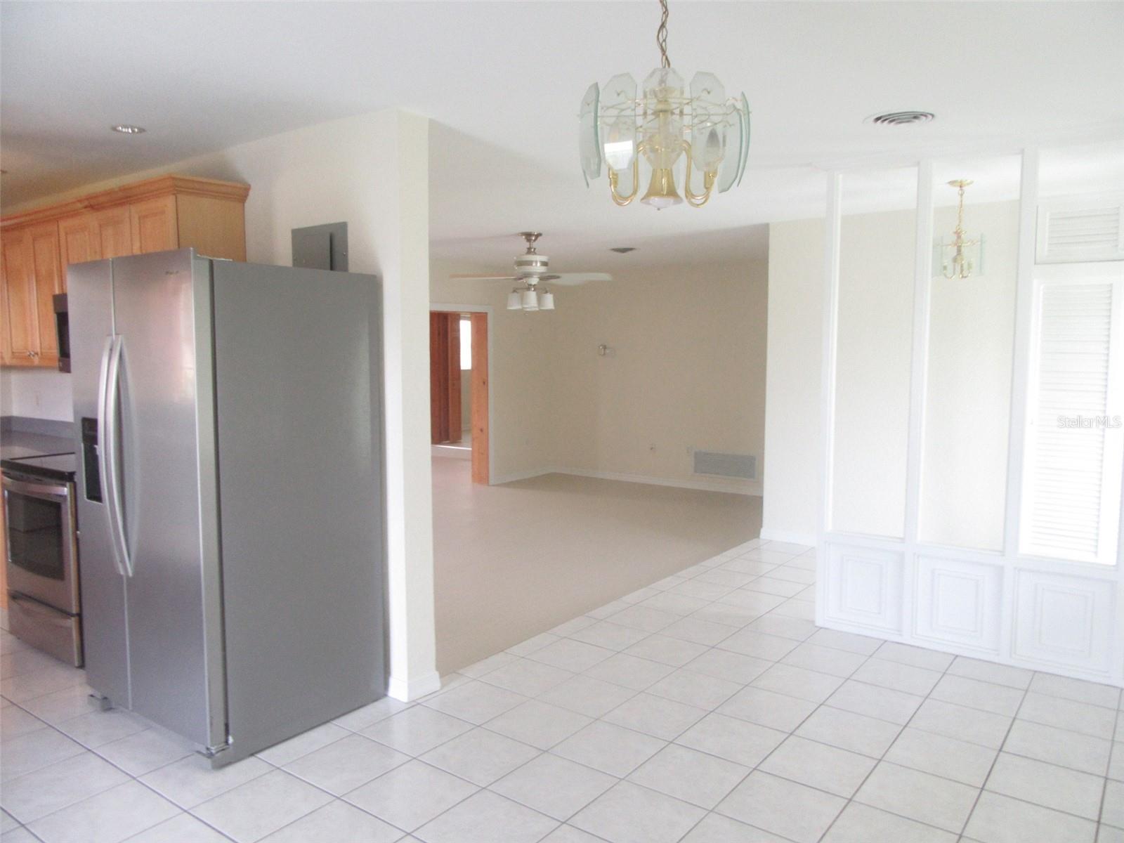Image 5 of 34 For 21452 Edgewater Drive