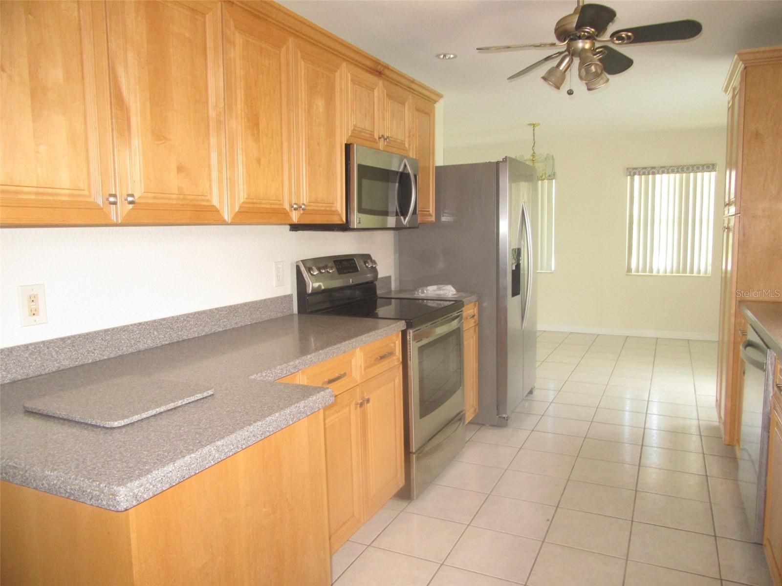 Image 7 of 34 For 21452 Edgewater Drive