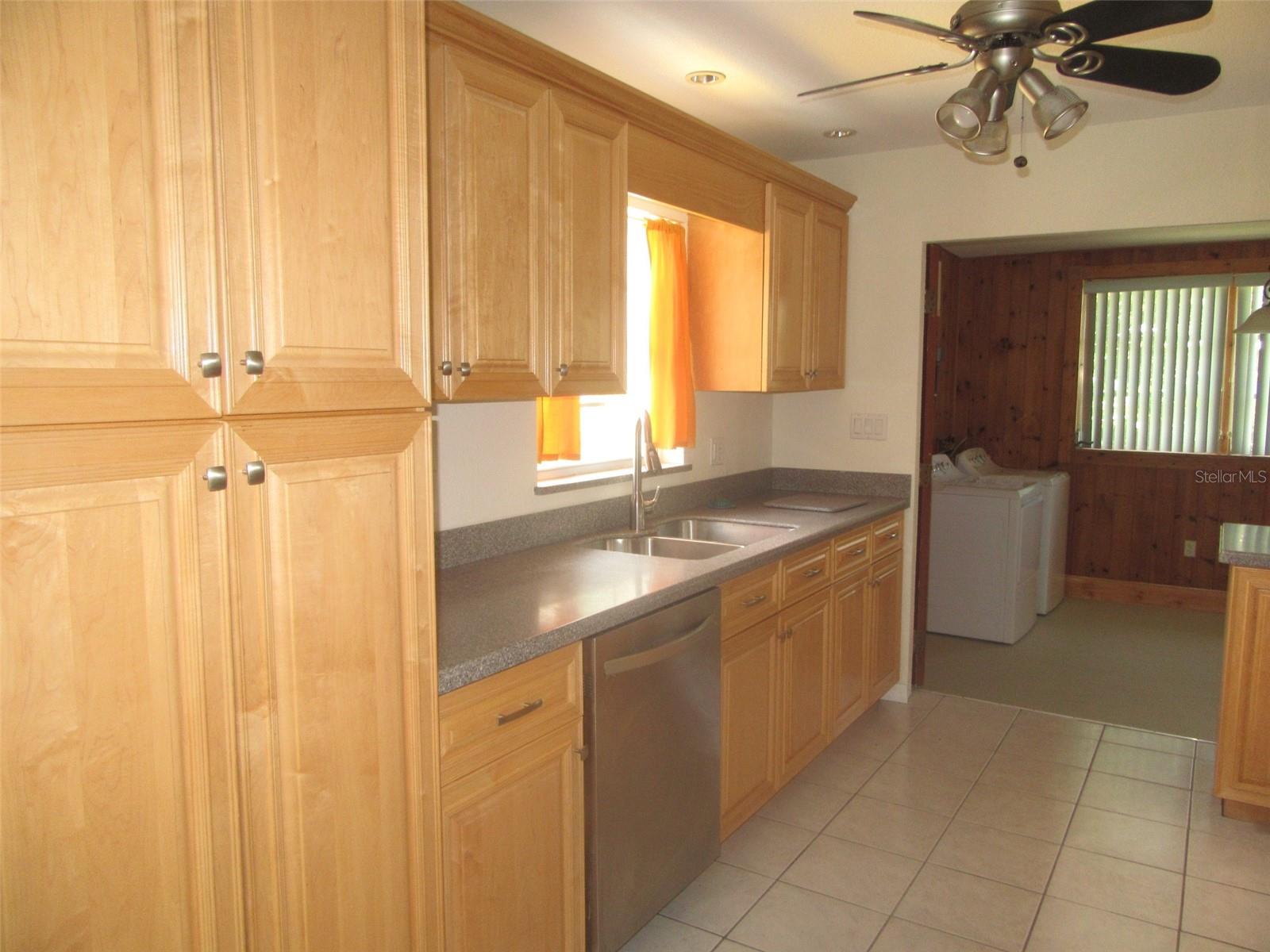 Image 9 of 34 For 21452 Edgewater Drive