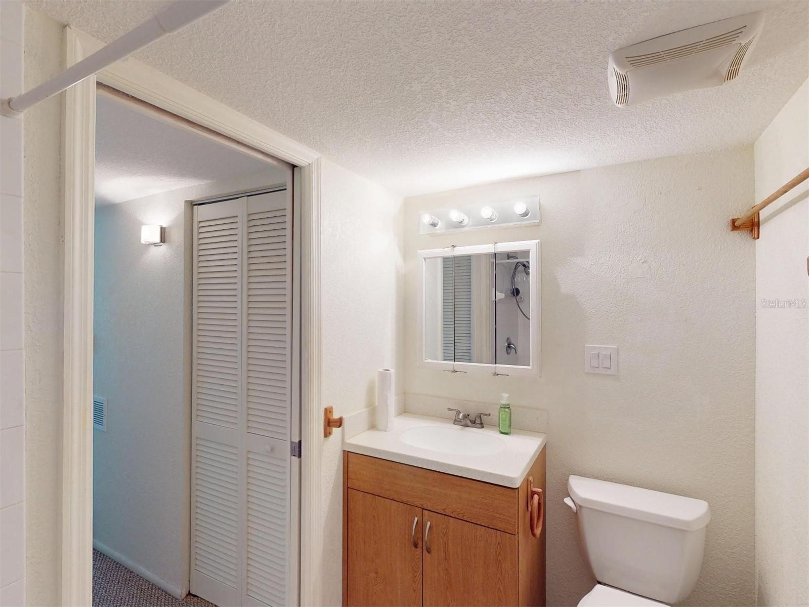 Image 14 of 32 For 21267 Gertrude Avenue 113