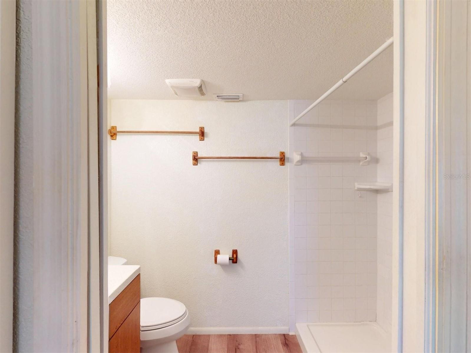 Image 15 of 32 For 21267 Gertrude Avenue 113