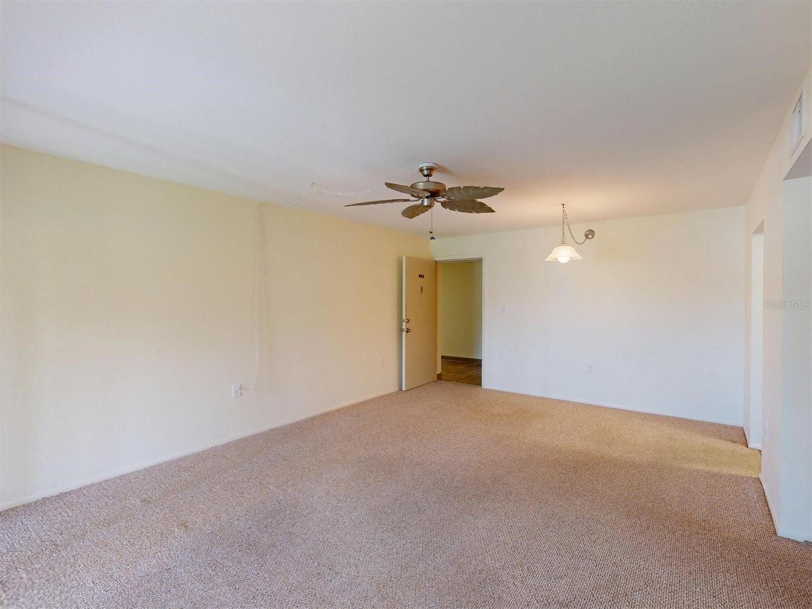 Image 4 of 32 For 21267 Gertrude Avenue 113