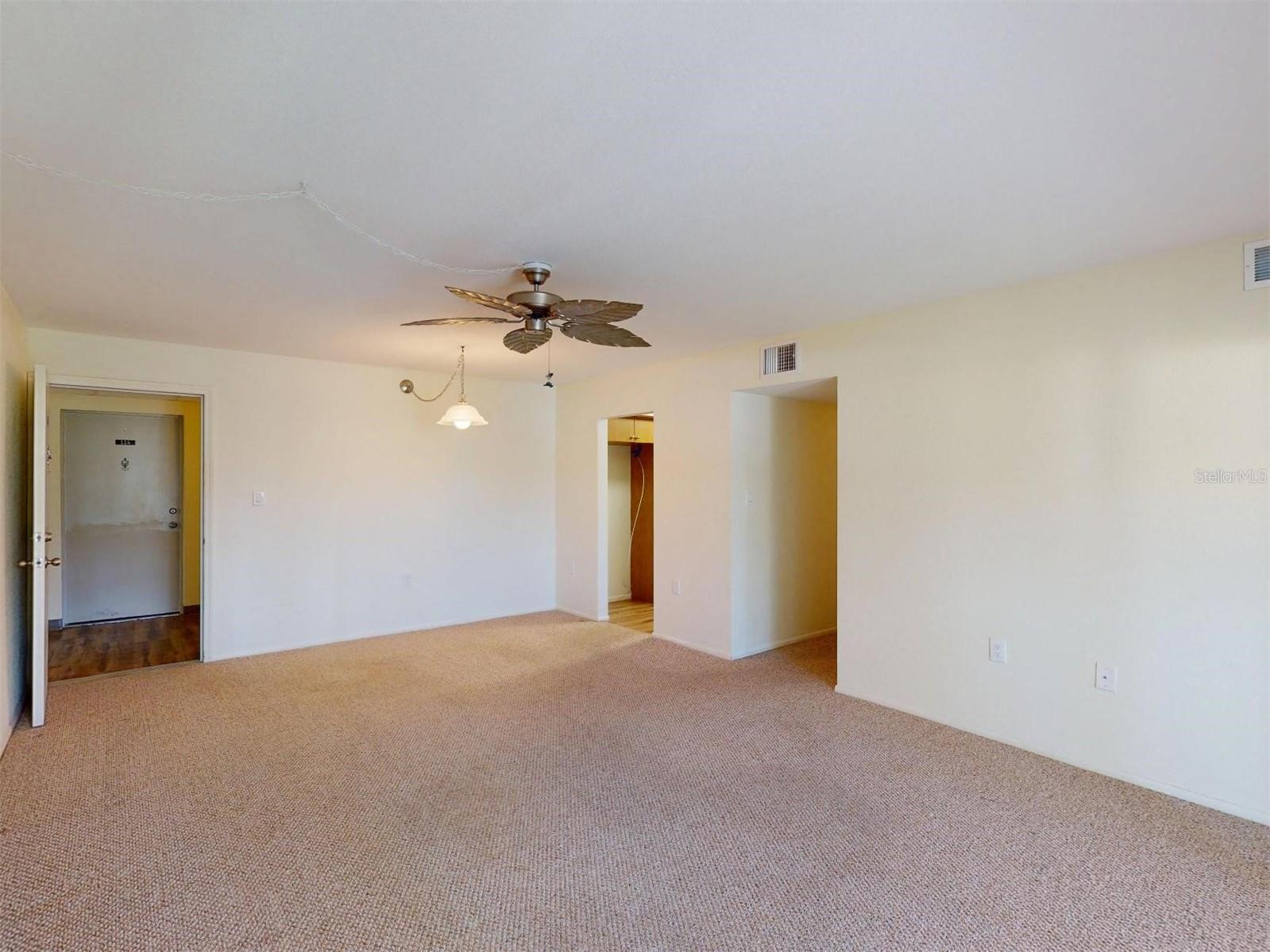 Image 5 of 32 For 21267 Gertrude Avenue 113