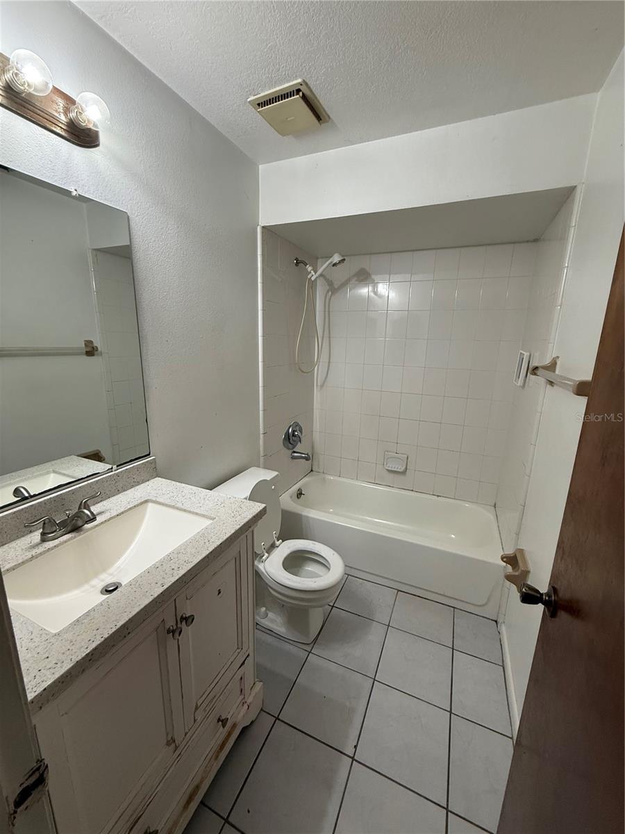 Image 7 of 13 For 1837 Royalview Drive A